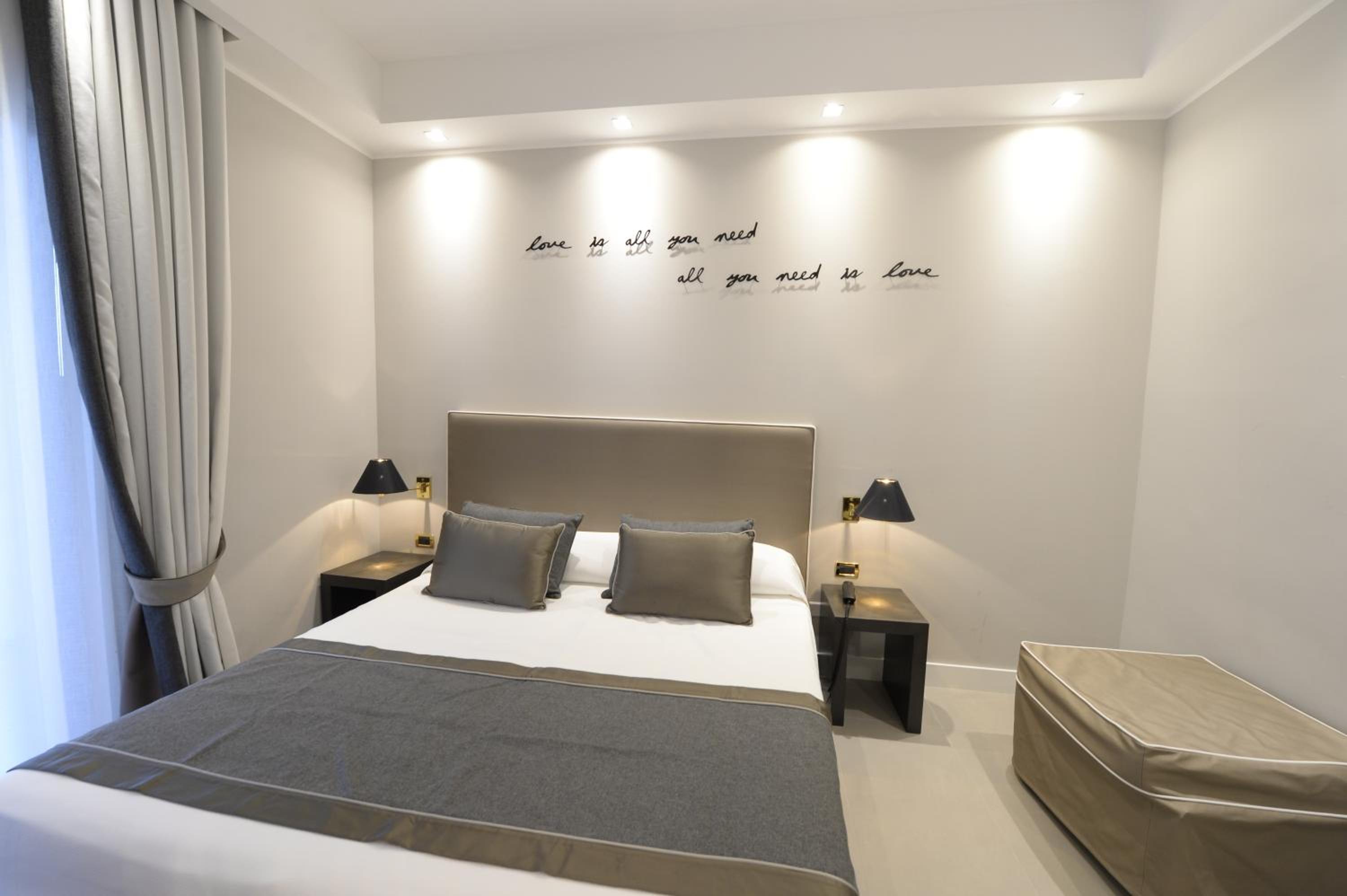Elegance Double or Twin Room - Photo 6