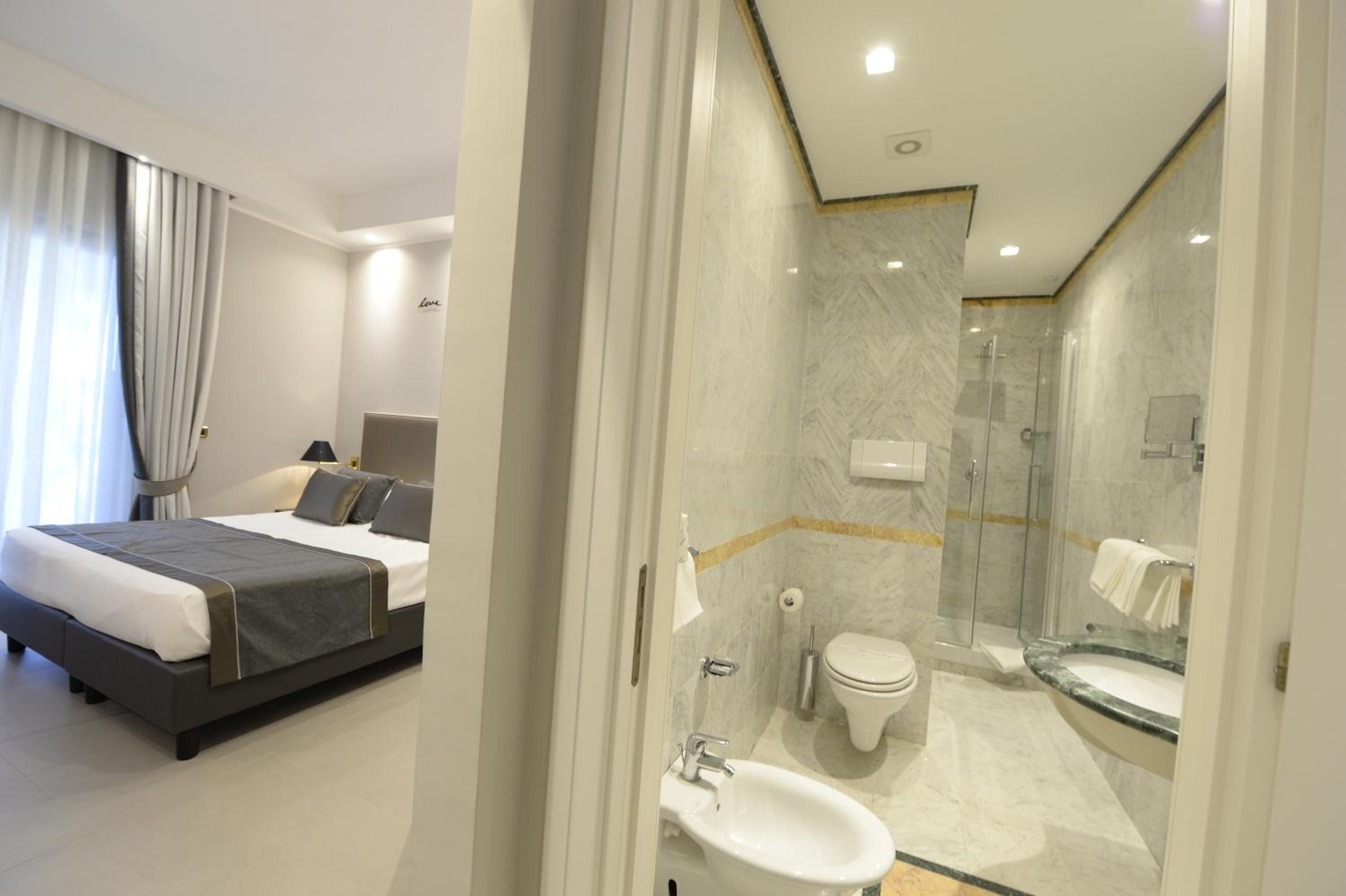 Elegance Triple Room - Photo 3