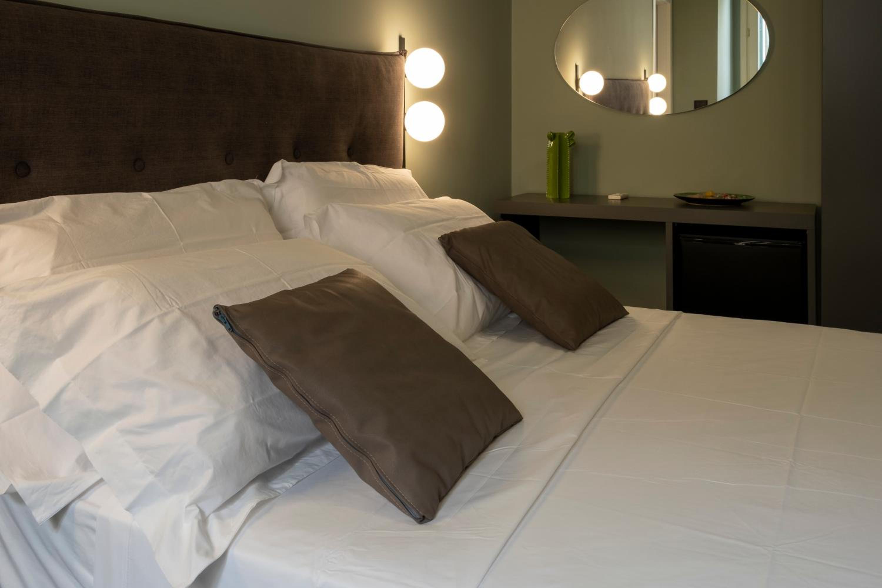 Deluxe King Suite