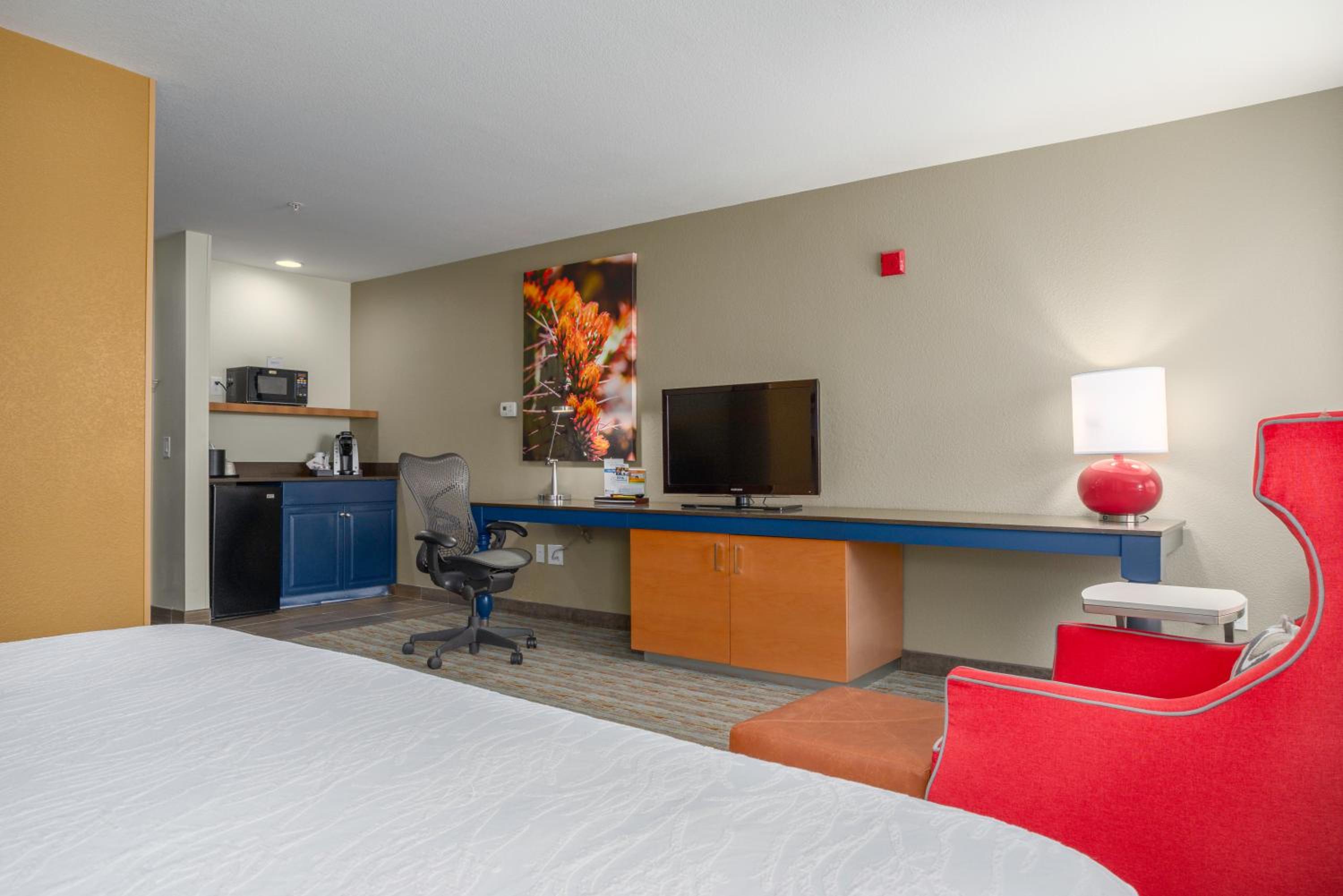Deluxe King Room - Photo 1