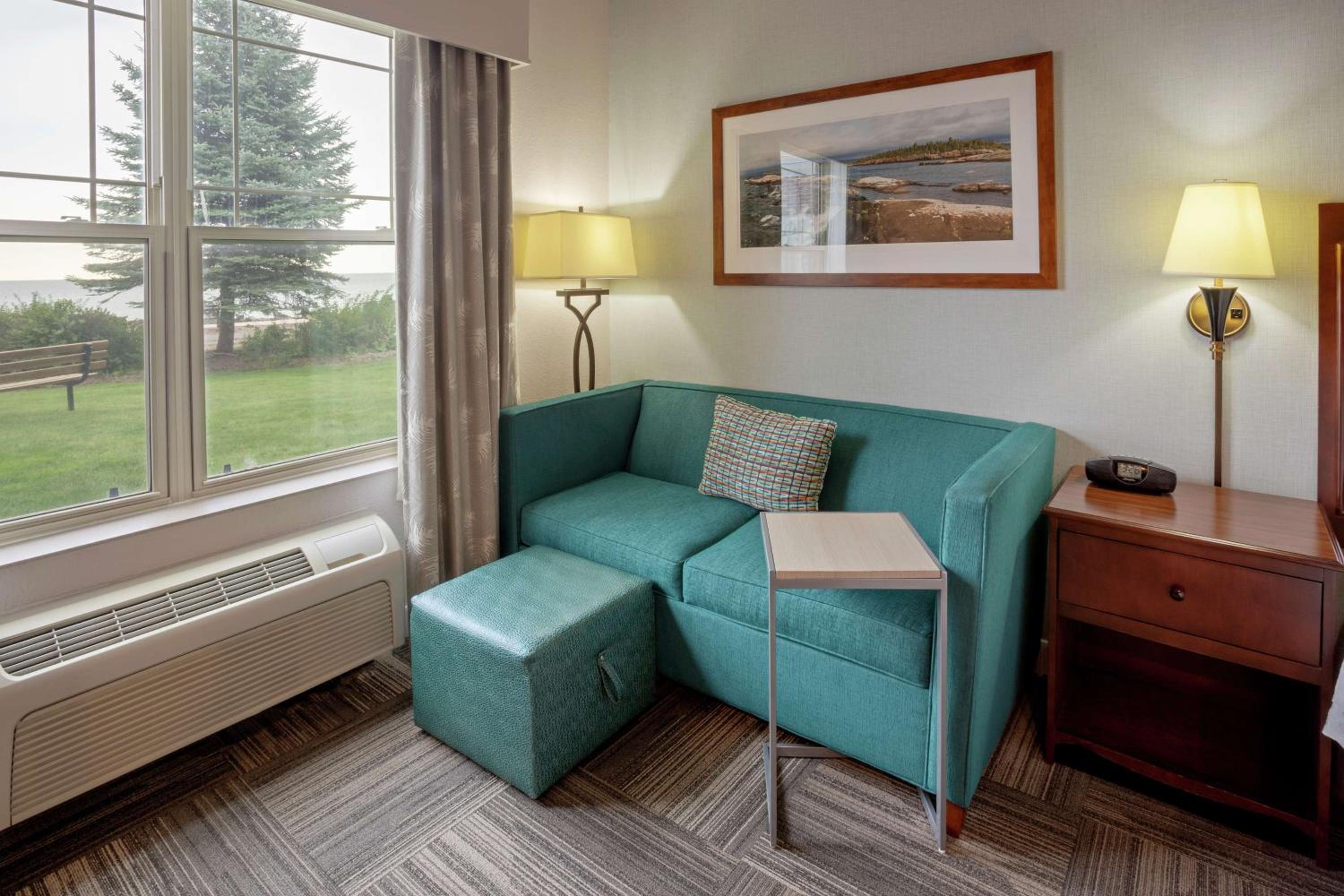 King Room with Lake View - Non-Smoking - Photo 1