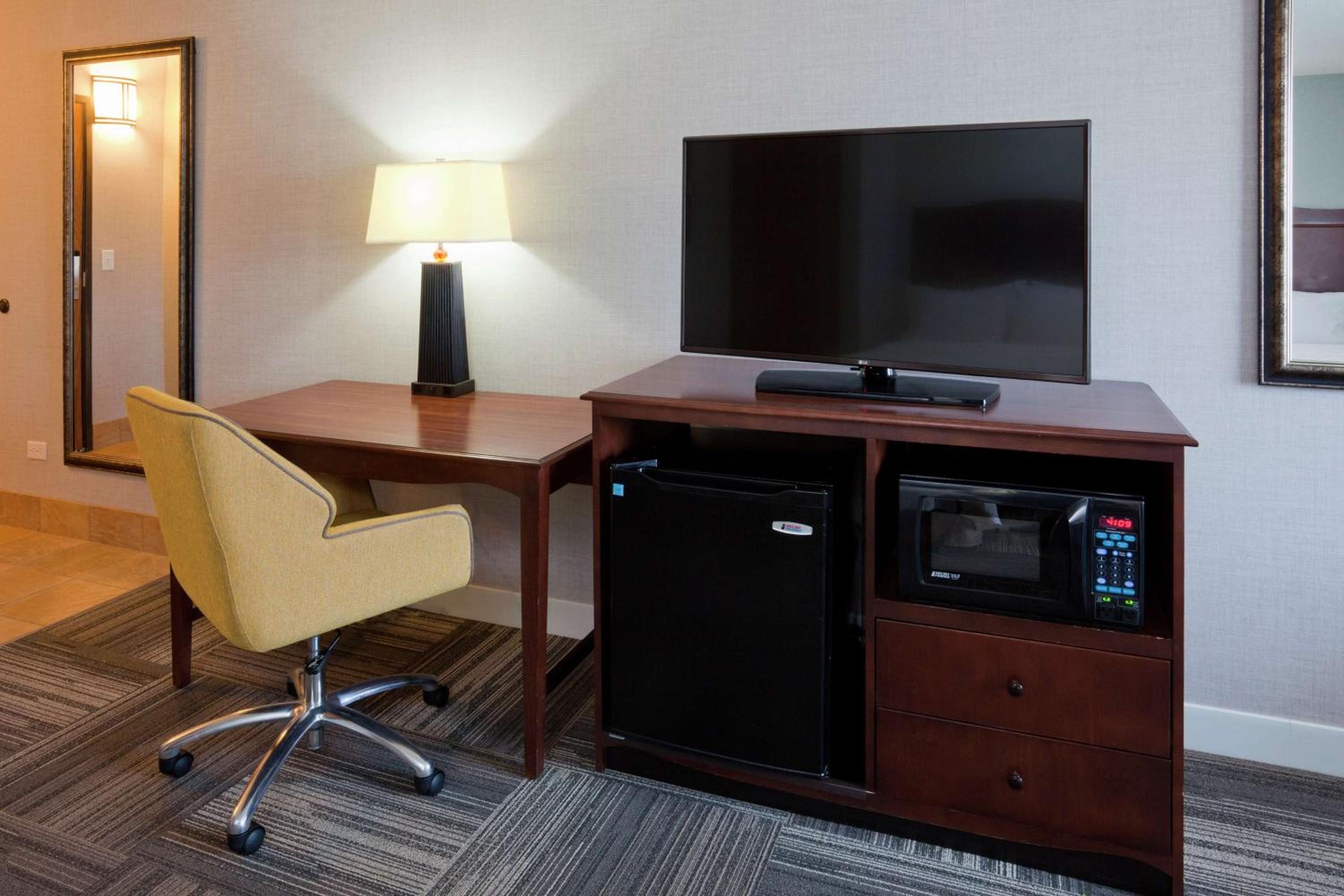 Queen Room with Two Queen Beds - Mobility Access/Non-Smoking
