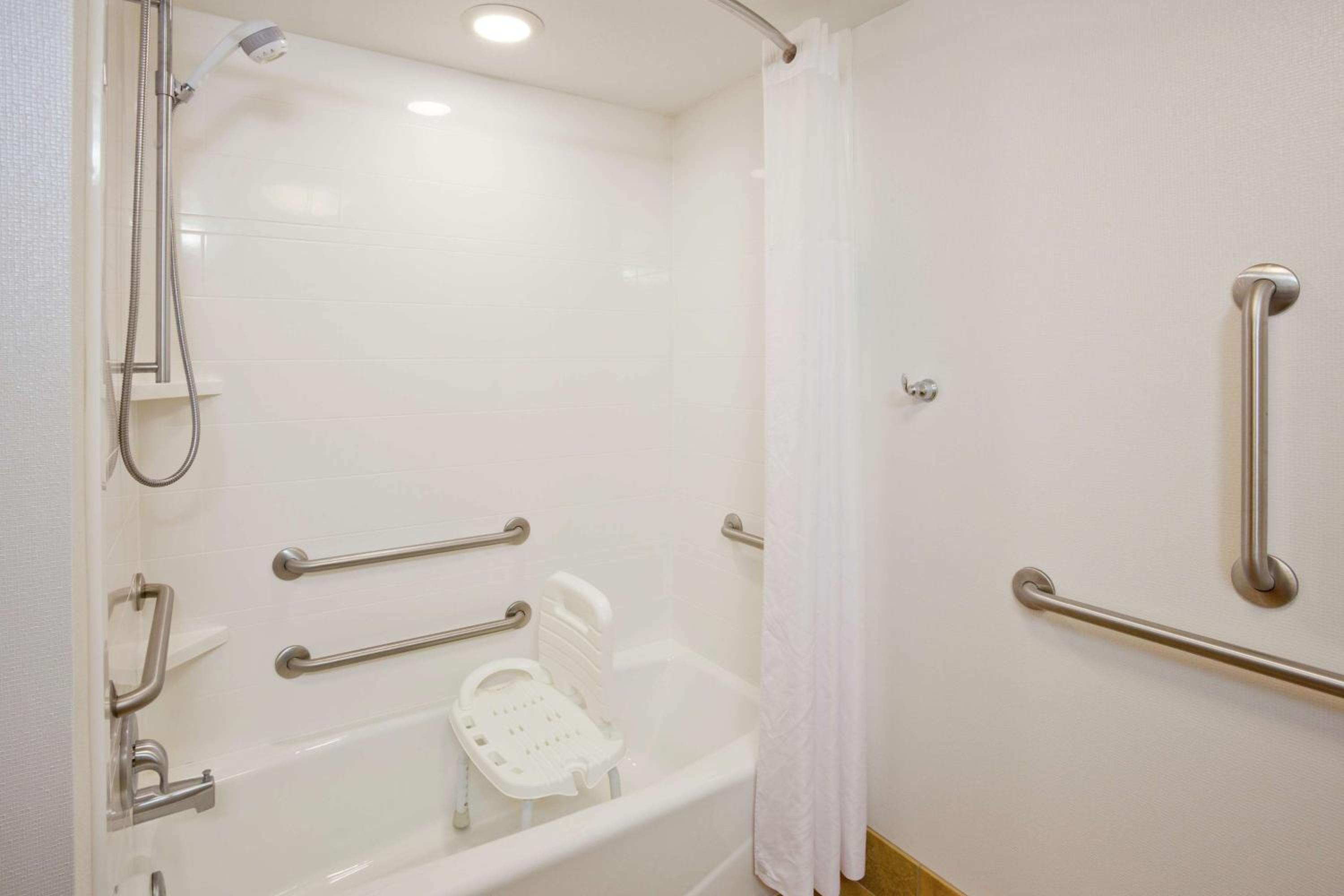 King Room - Mobility Access/Non-Smoking - Photo 2