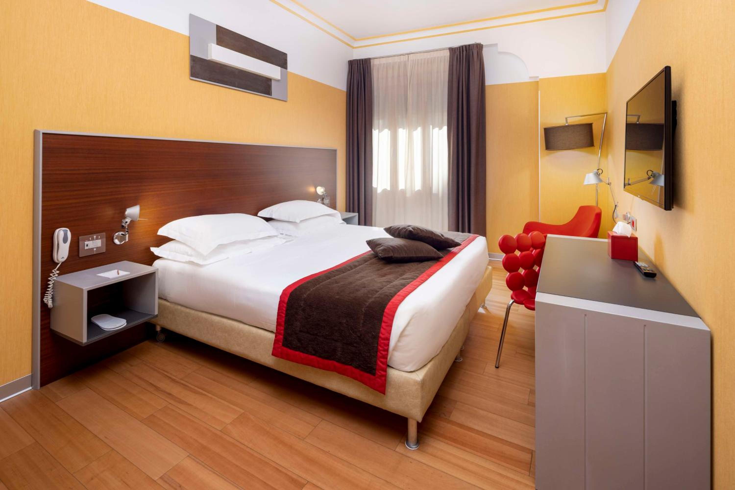 Comfort King Room - Photo 9
