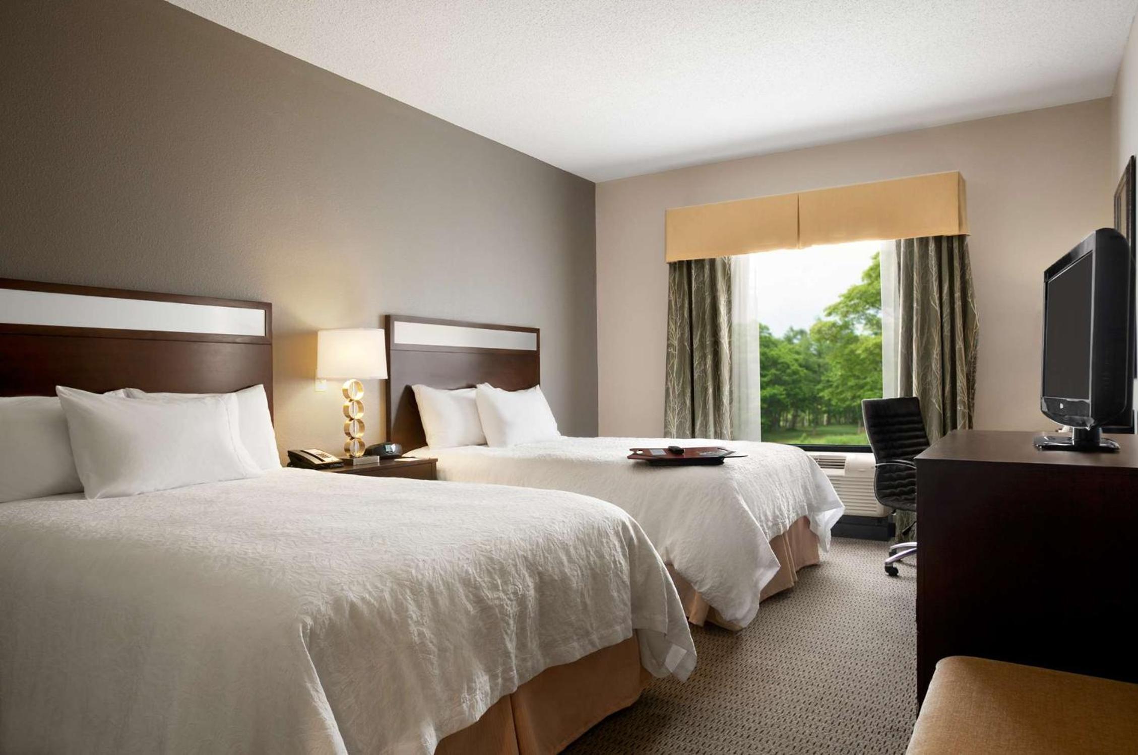 Queen Room with Two Queen Beds - Hearing Accessible/Non-Smoking