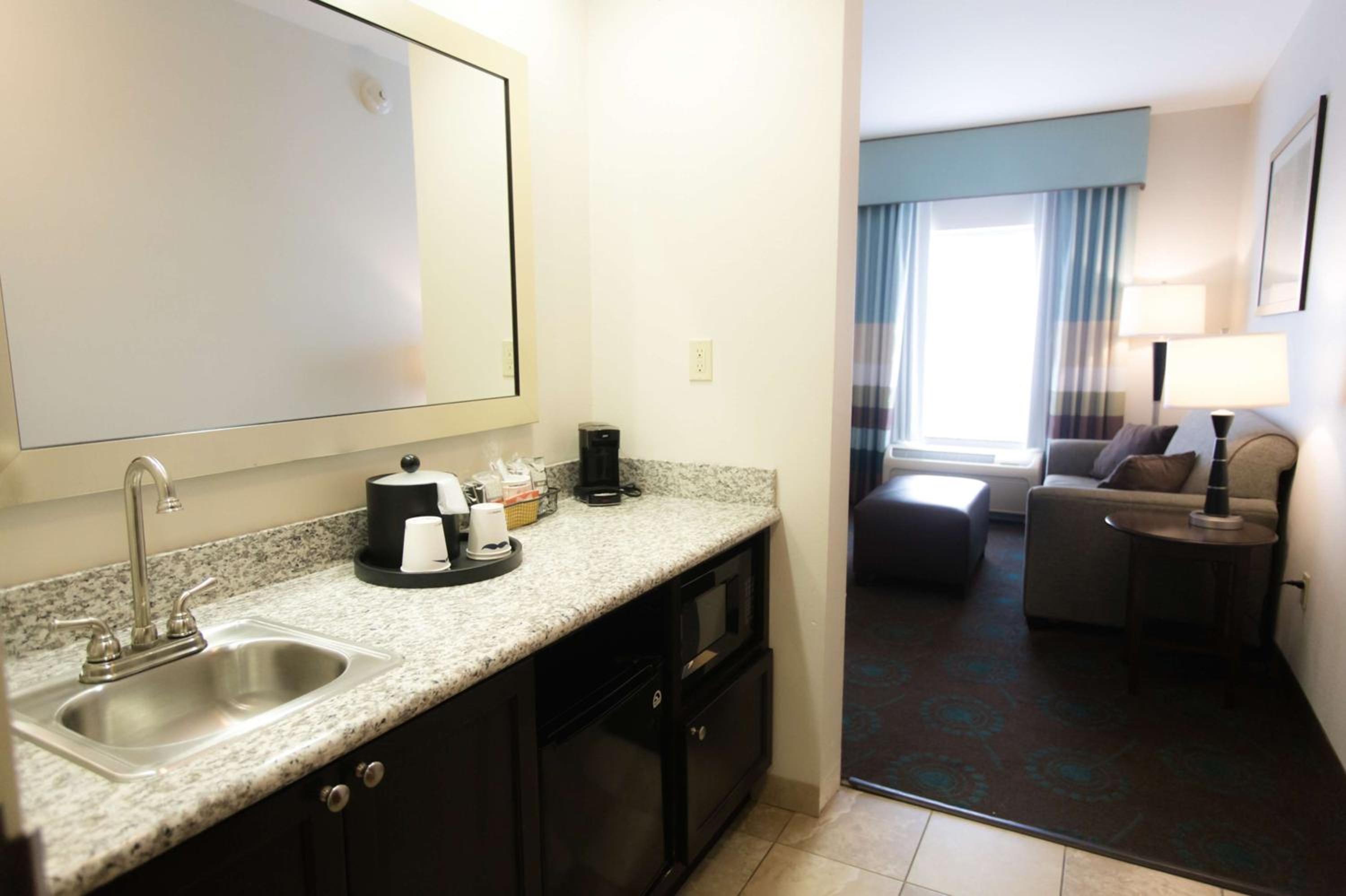 King Studio Suite - Non-Smoking - Photo 4