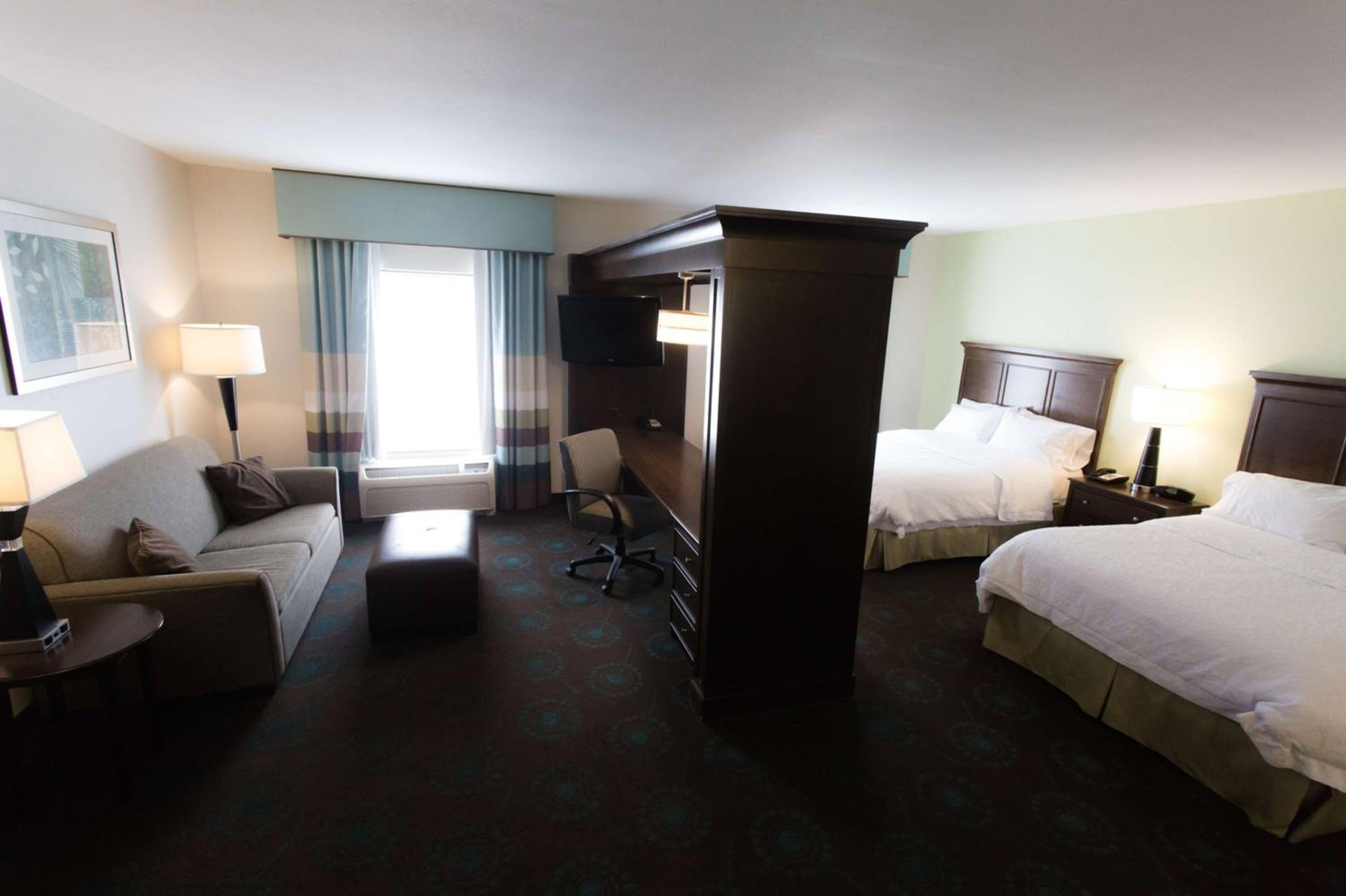 Queen Studio Suite with Two Queen Beds - Non-Smoking - Photo 1