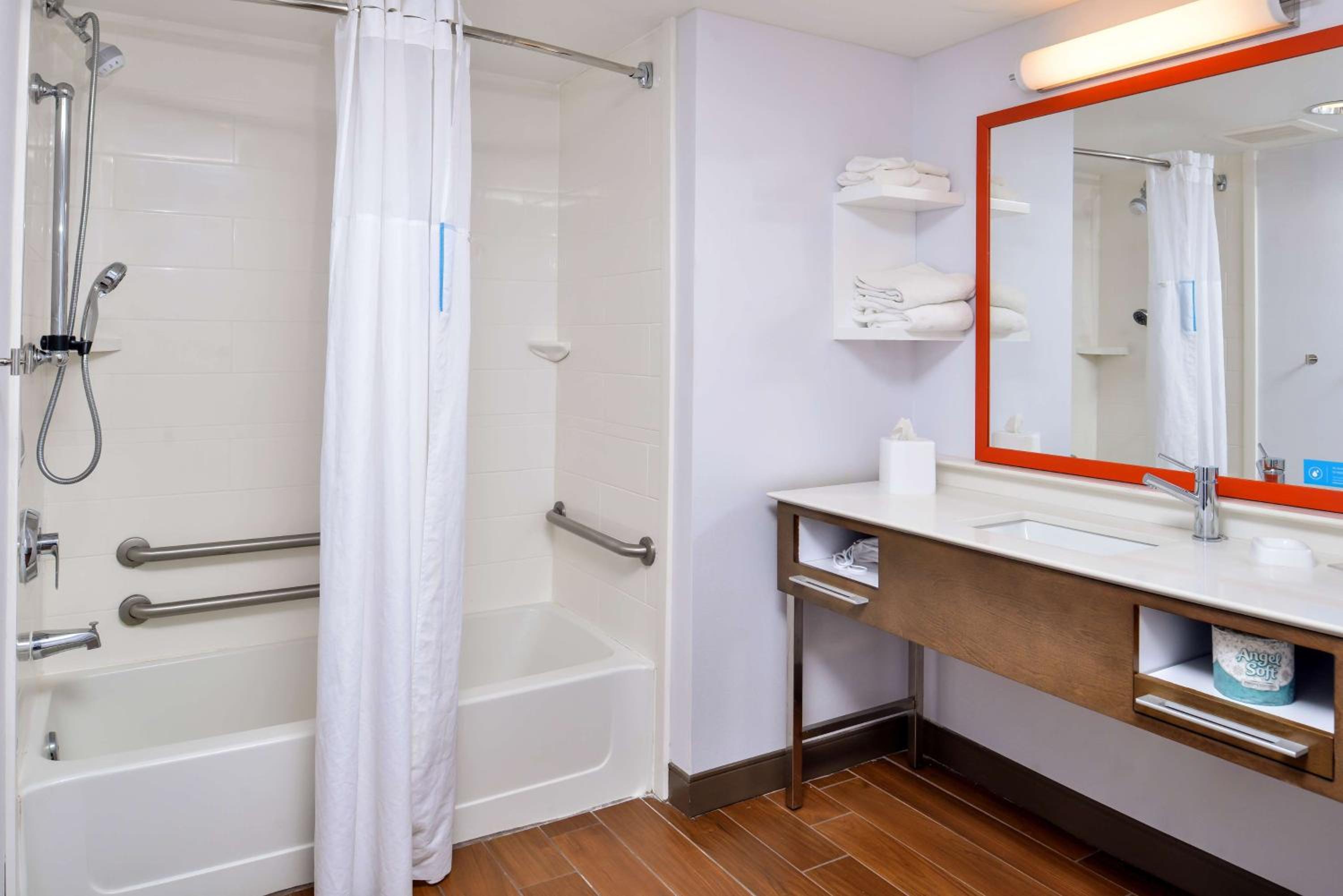 Queen Room with Two Queen Beds and Bath Tub - Mobility and Hearing Access - Photo 3