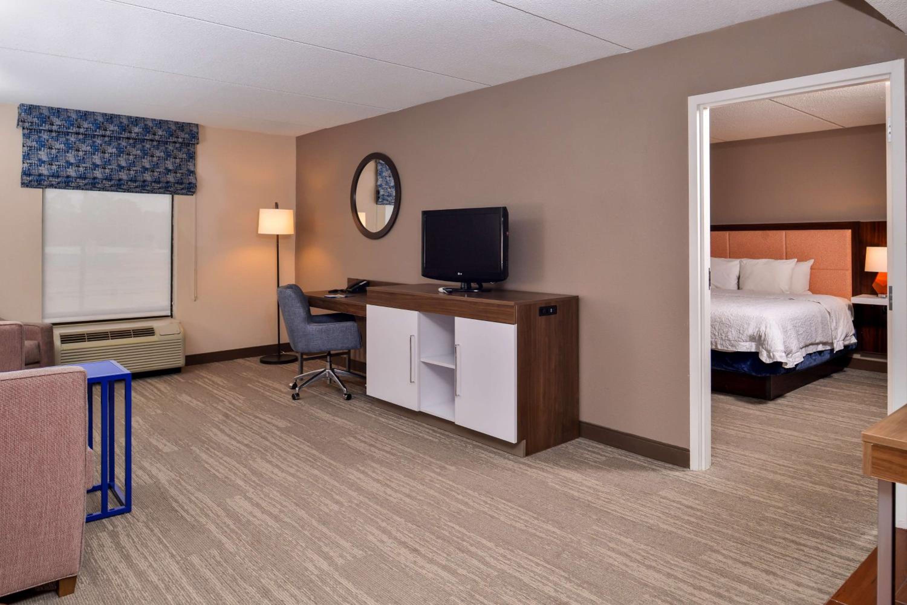 One-Bedroom Queen Suite with Two Queen Beds - Photo 1