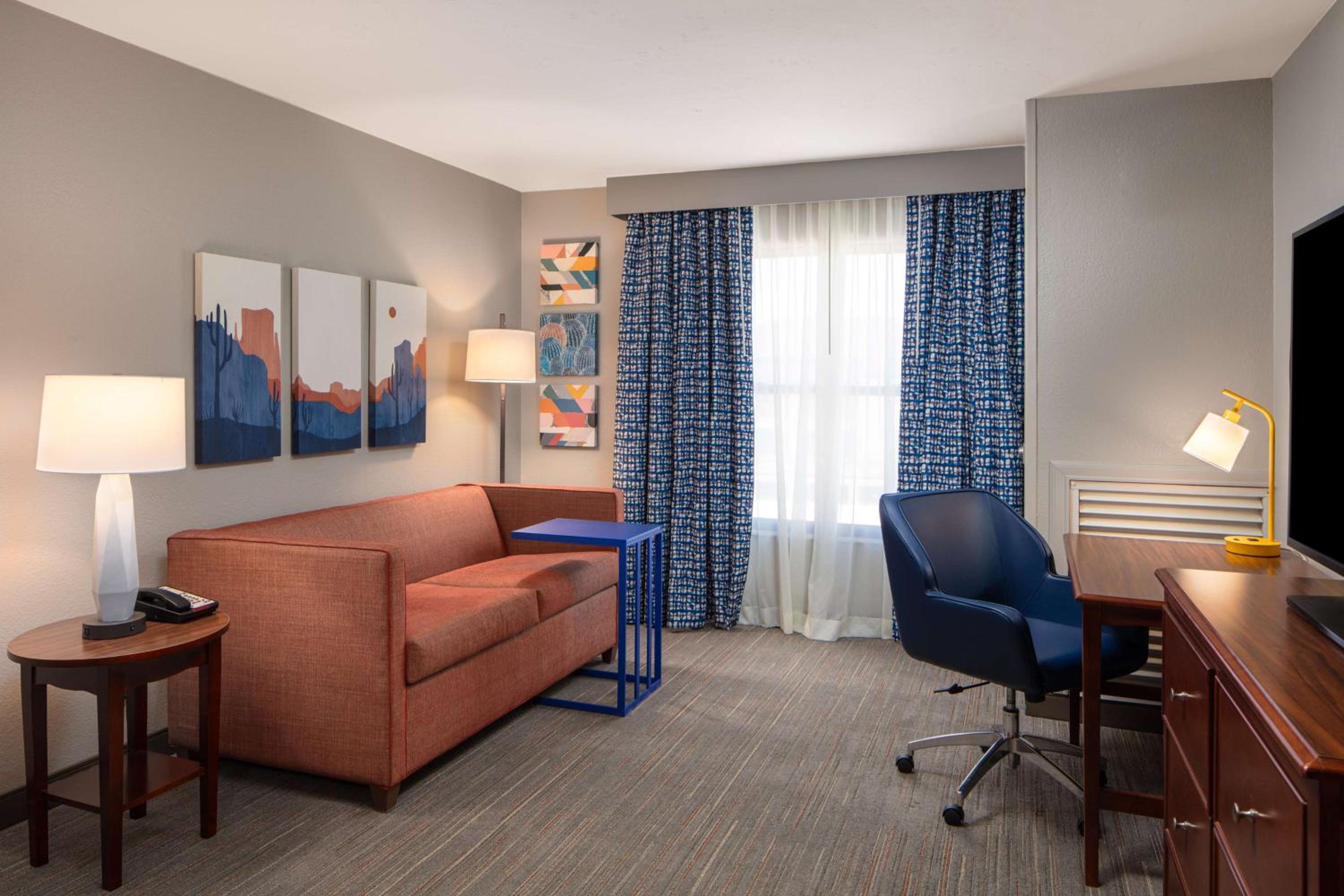 One-Bedroom King Suite with Kitchen - Non-Smoking
