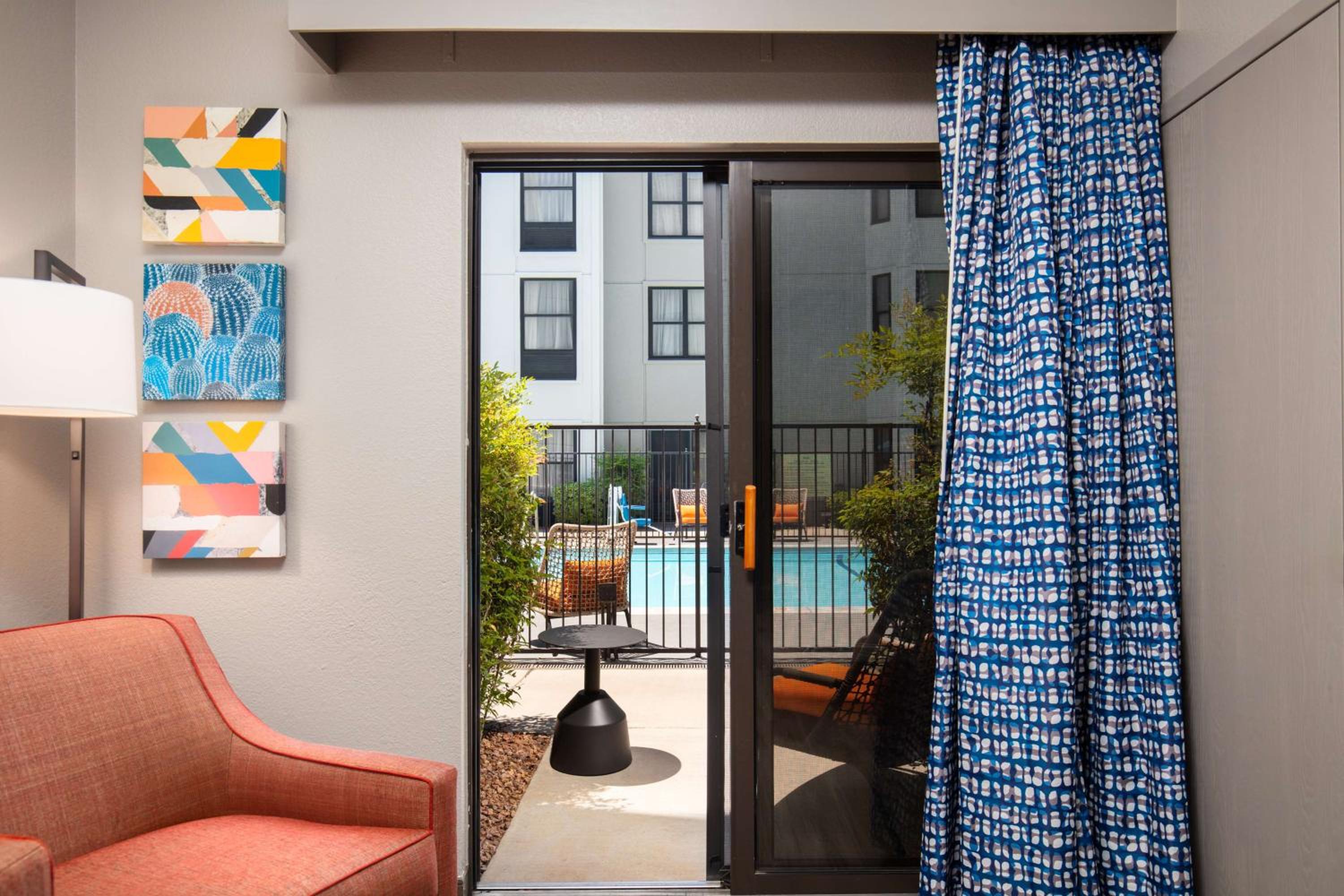 One-Bedroom King Suite with Kitchen and Pool View/Non-Smoking