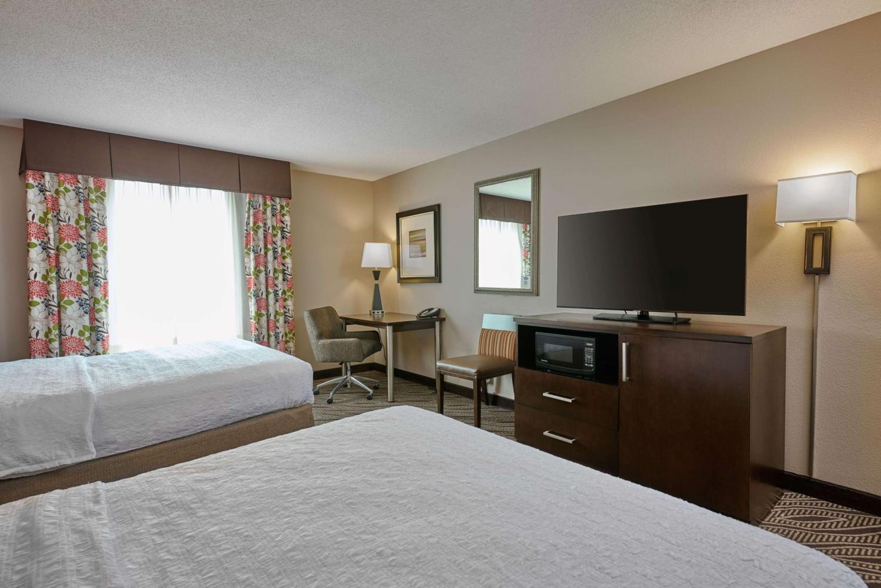 Queen Room with Two Queen Beds - Hearing Access/Non-Smoking