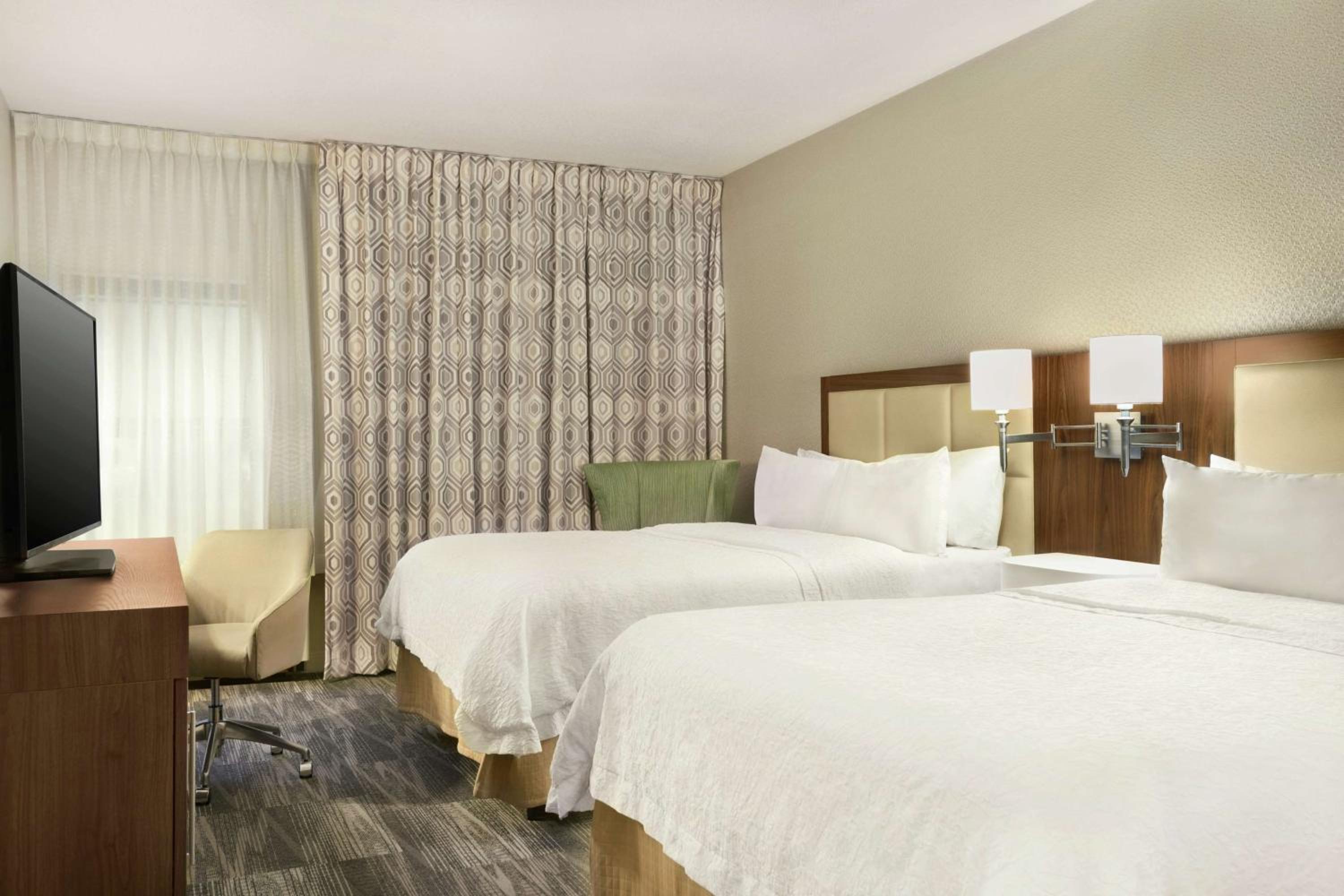 Room with Two Queen Beds - Non-Smoking - Photo 1