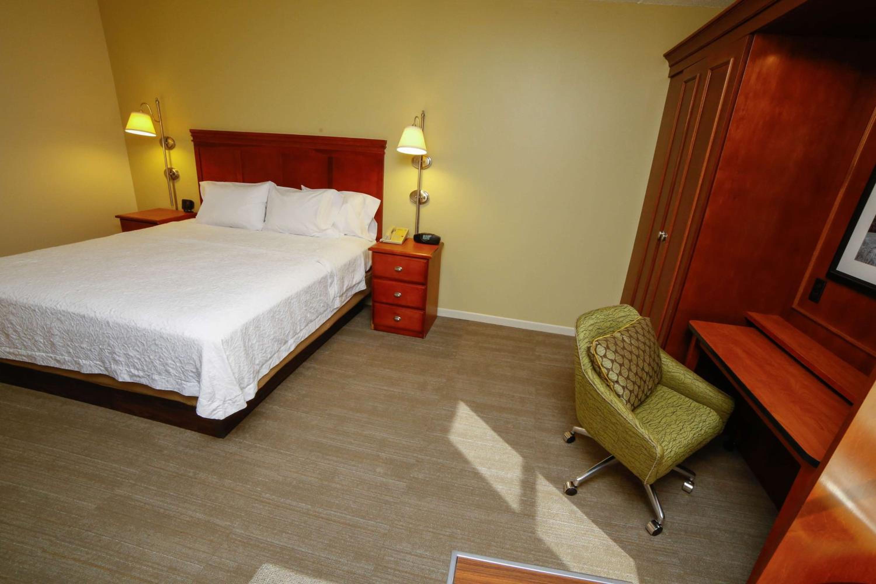 King Room - Hearing Access/Non-Smoking - Photo 1