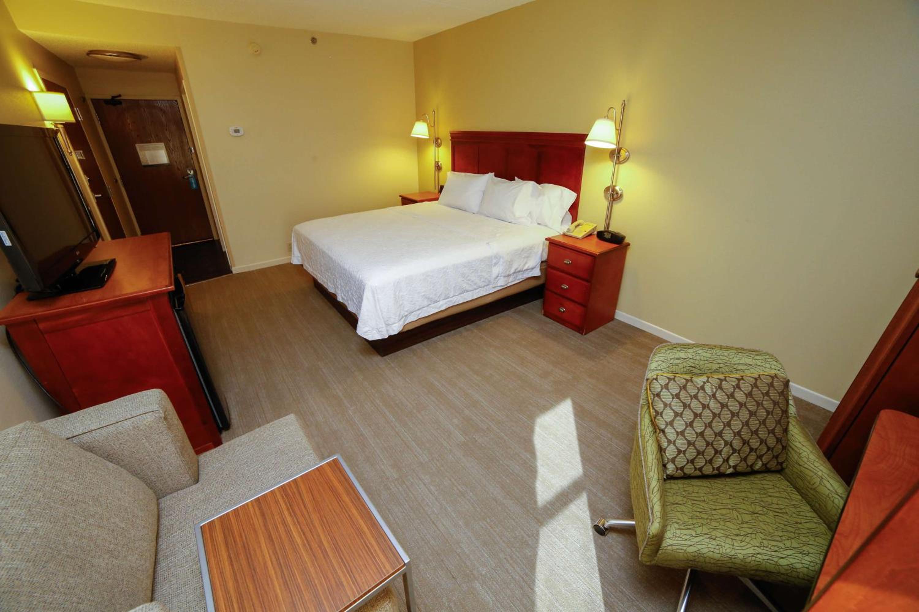 King Room - Hearing Access/Non-Smoking - Photo 2