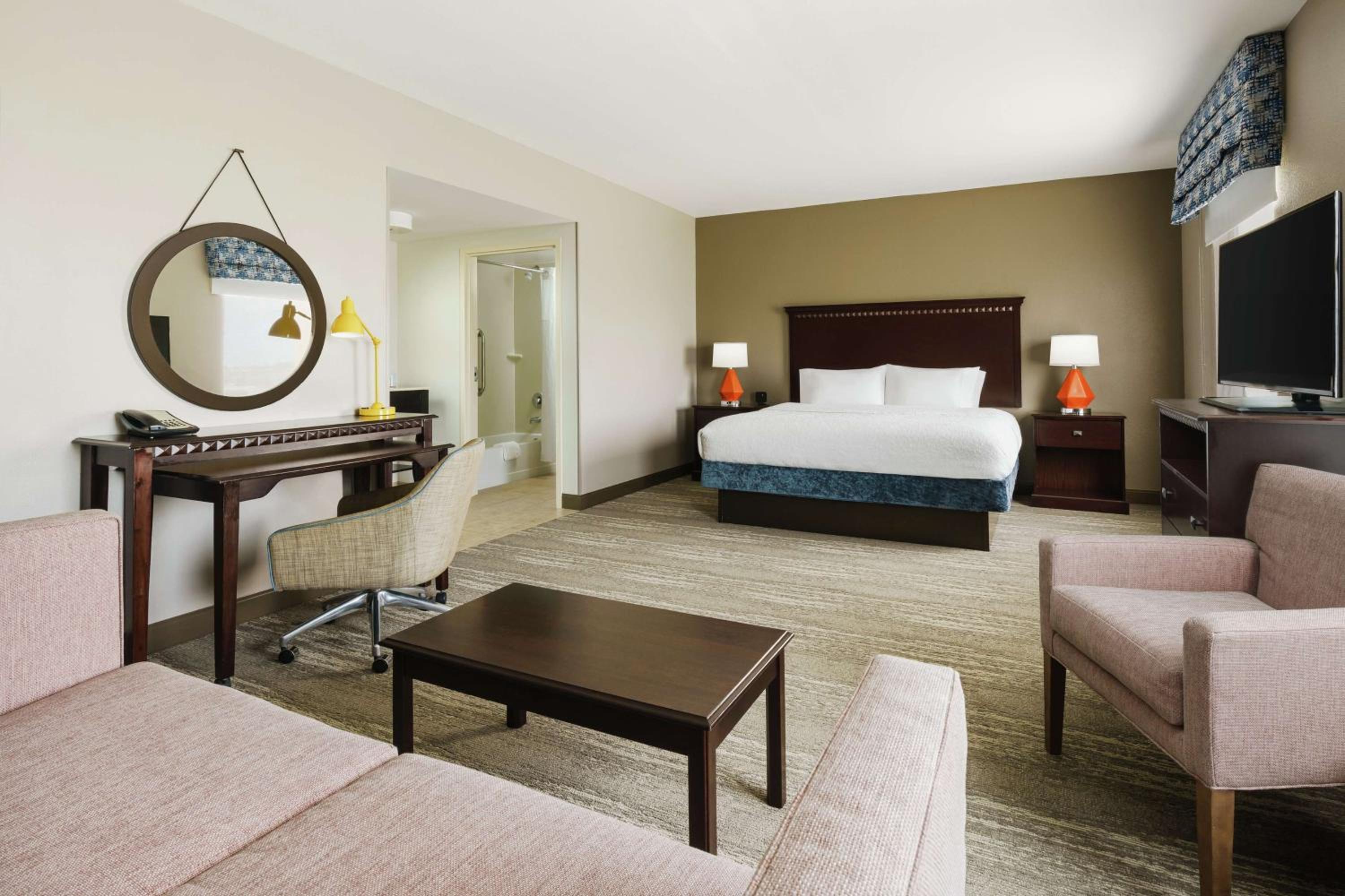 King Studio Suite with Sofa Bed - Non-Smoking - Photo 2