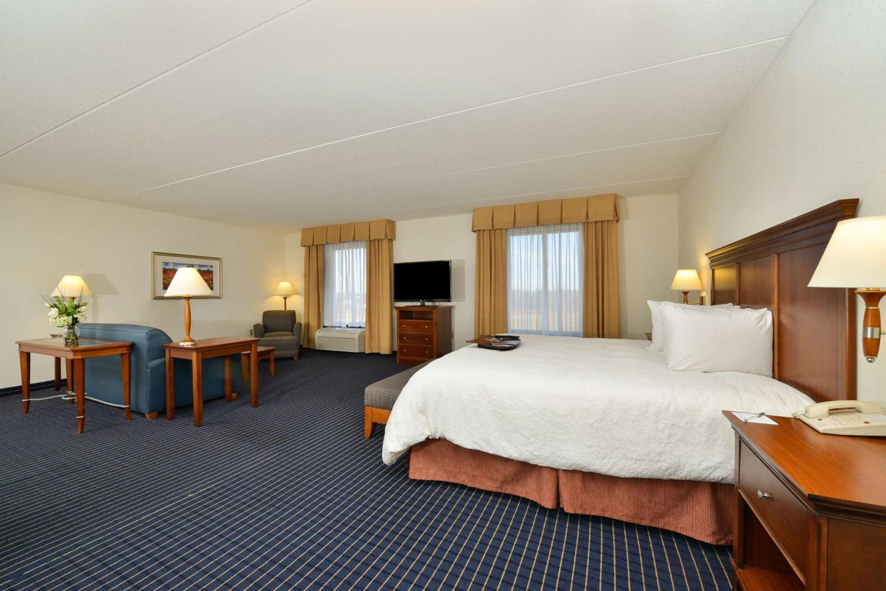 Queen Room with Two Queen Beds - Mobility Access/Non-Smoking - Photo 2