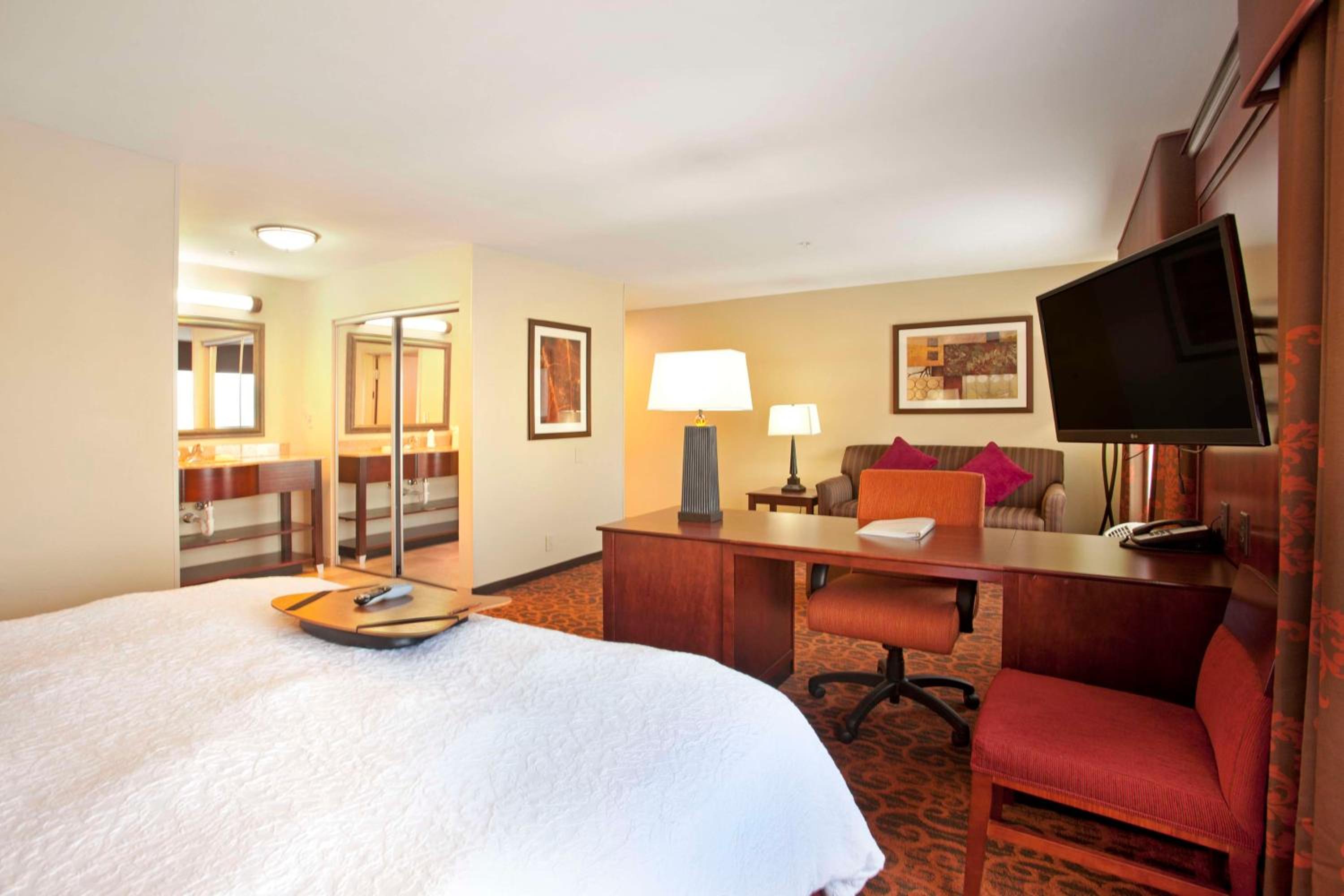 King Studio Suite - Non-Smoking - Photo 1