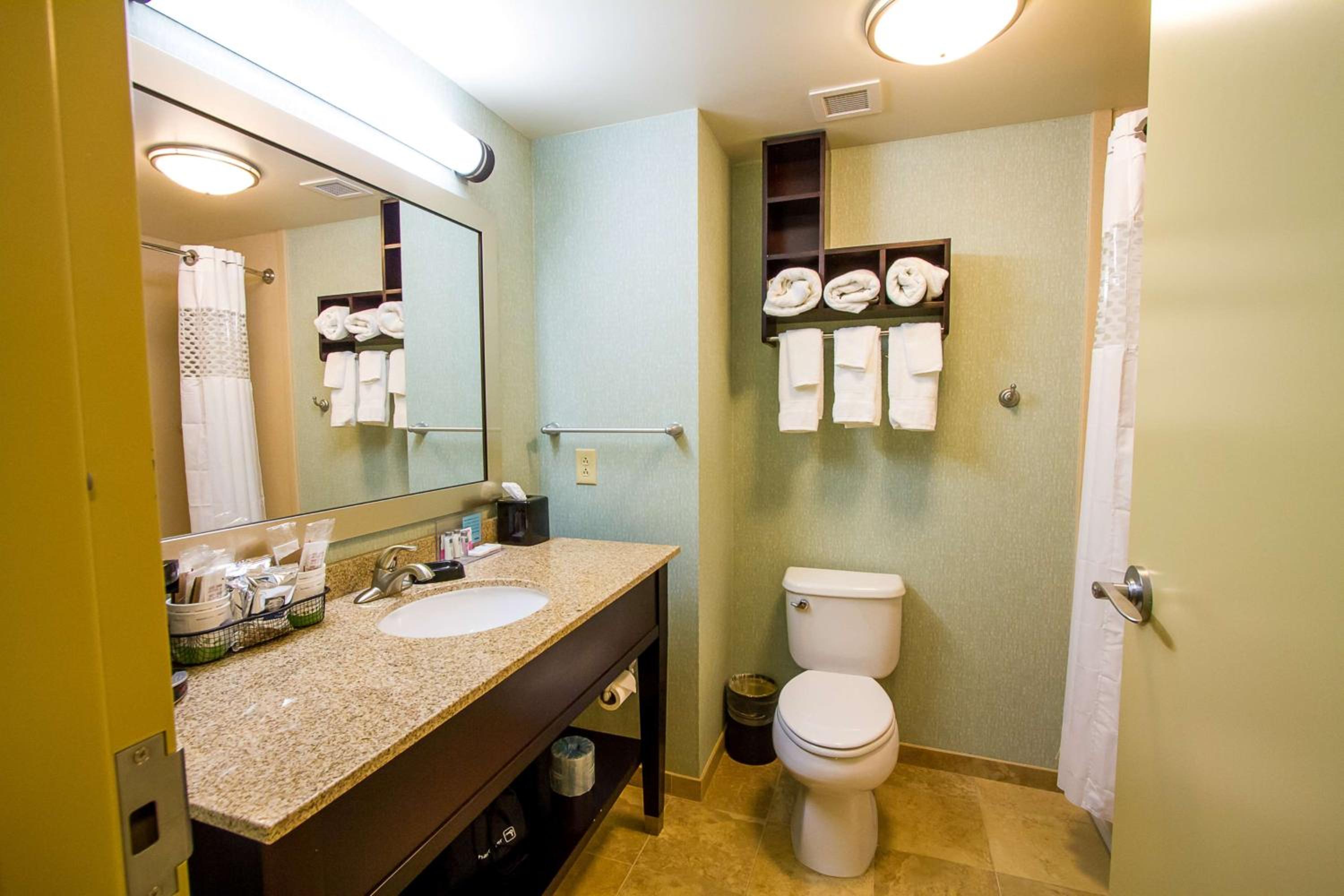 King Room - Non-Smoking photo 3