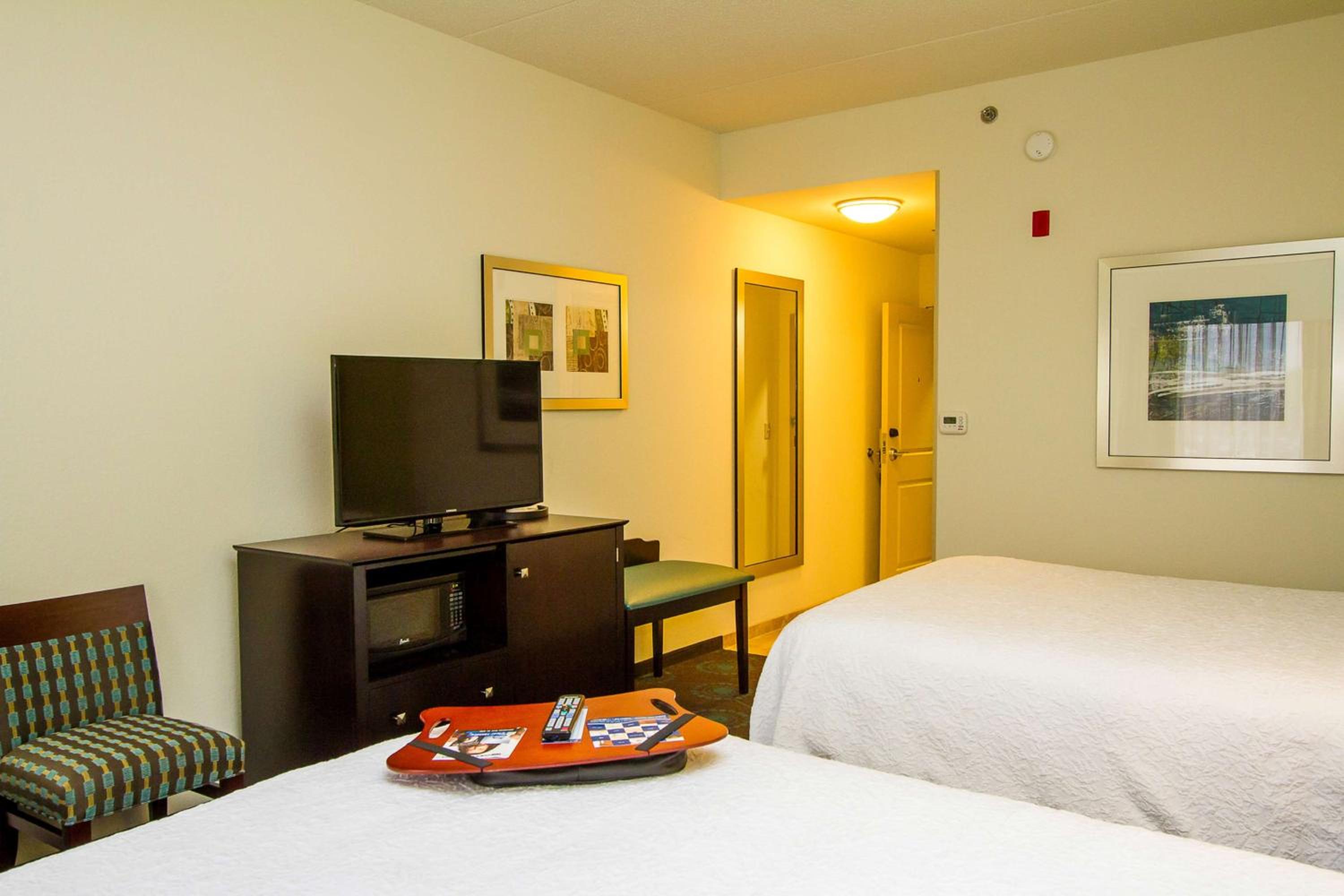 Queen Room With Two Queen Beds - Non-Smoking photo 1