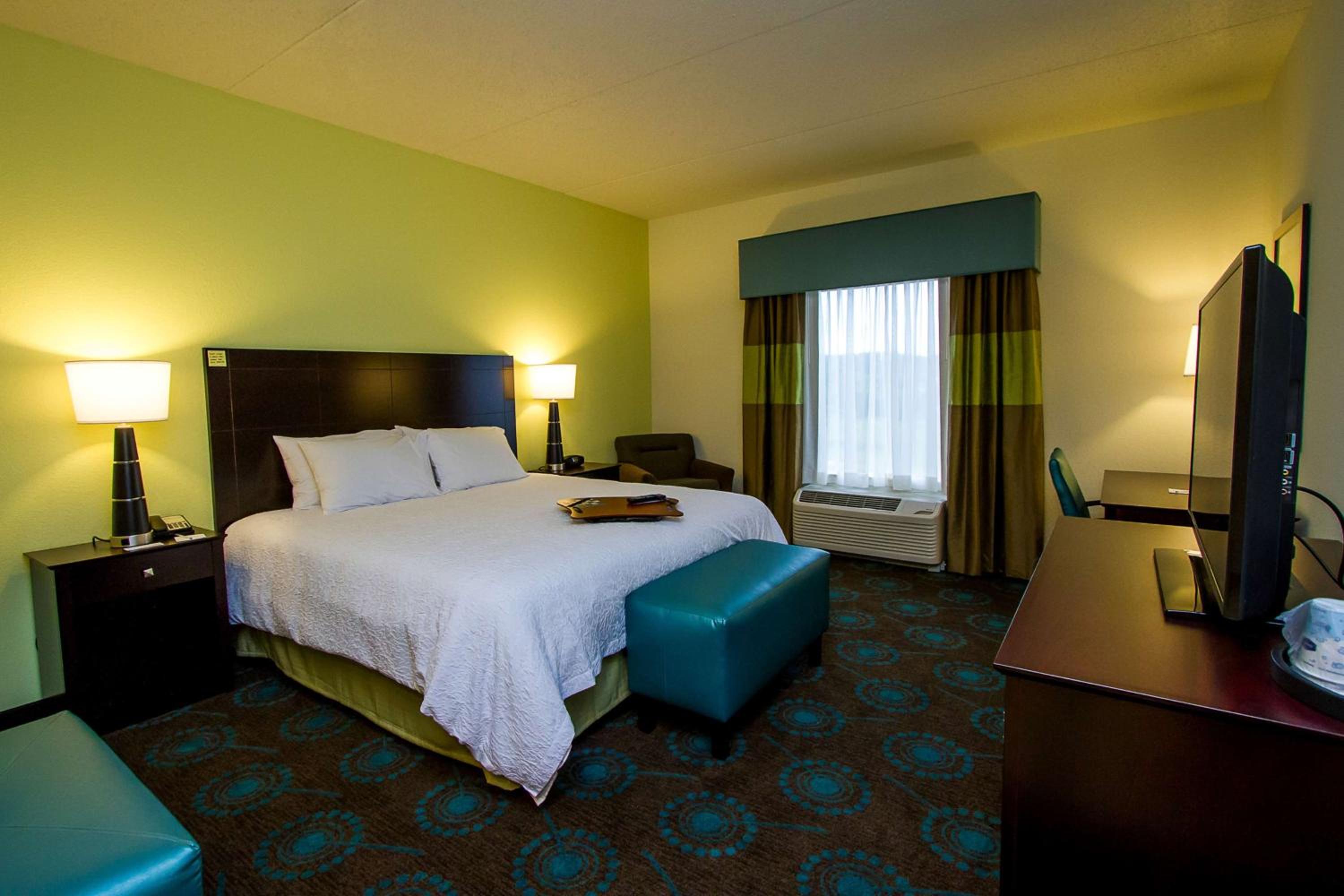 King Room - Non-Smoking photo 1