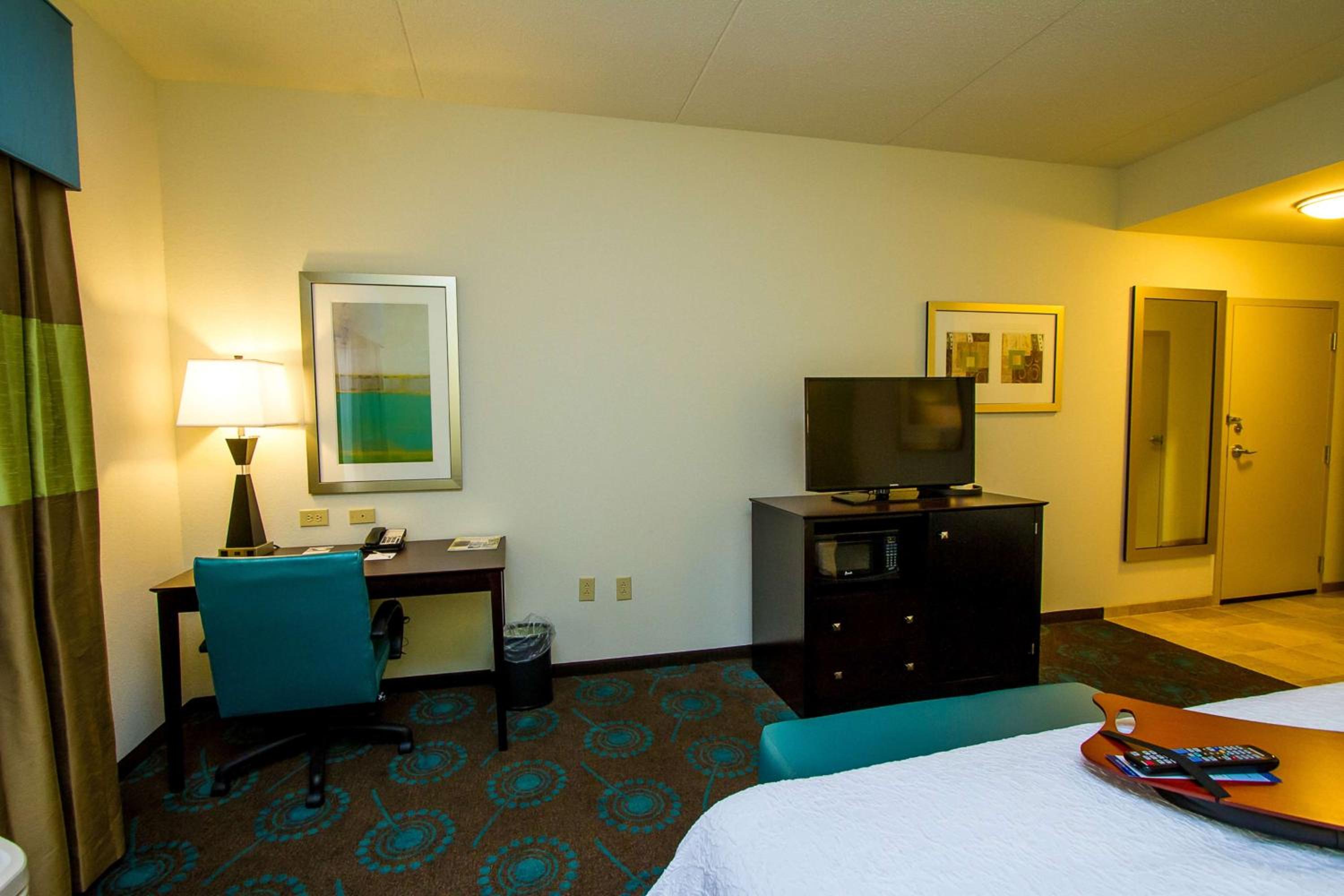 King Room - Non-Smoking photo 2