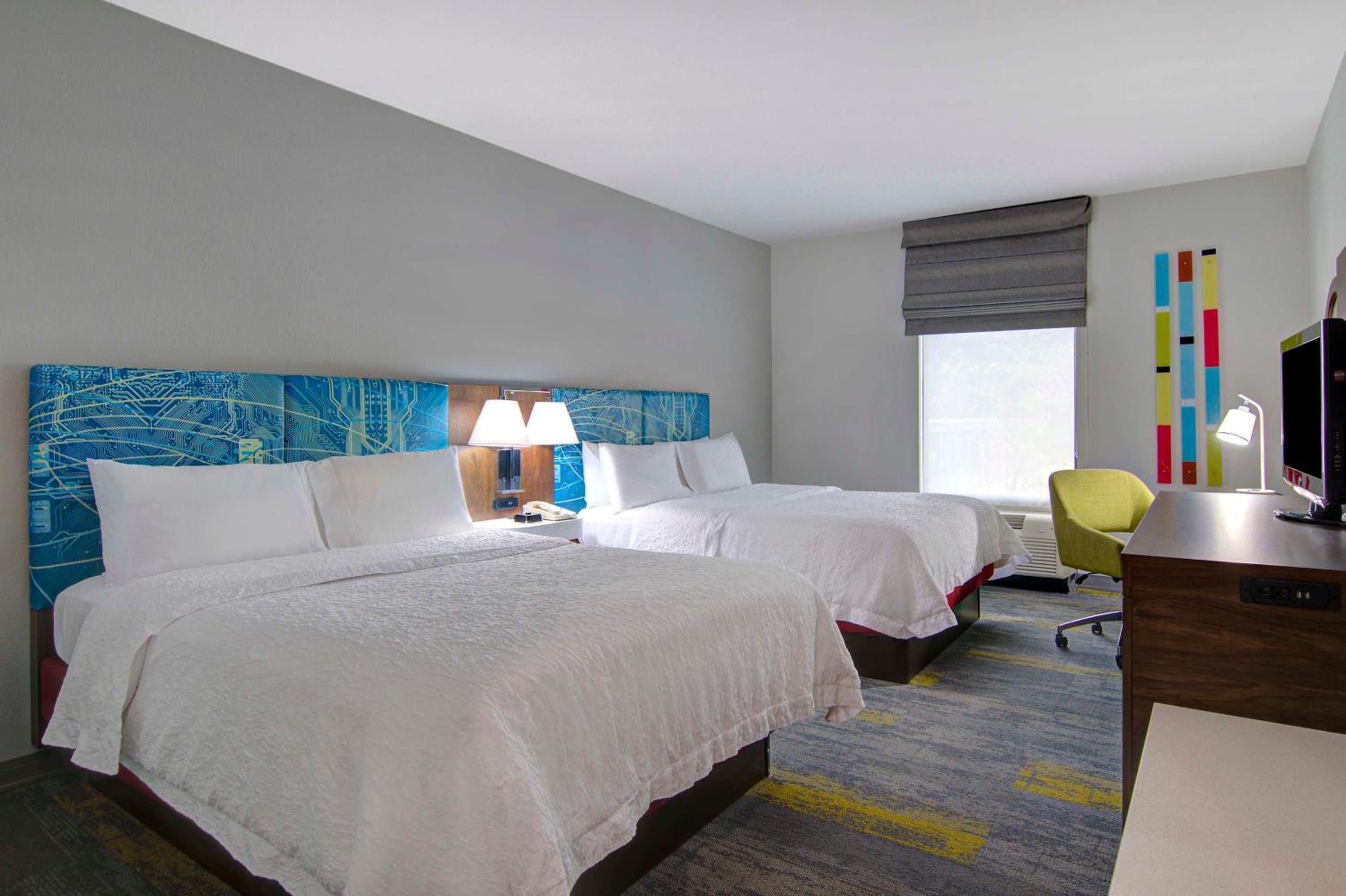 Room with Two Queen Beds - Non-Smoking - Photo 1