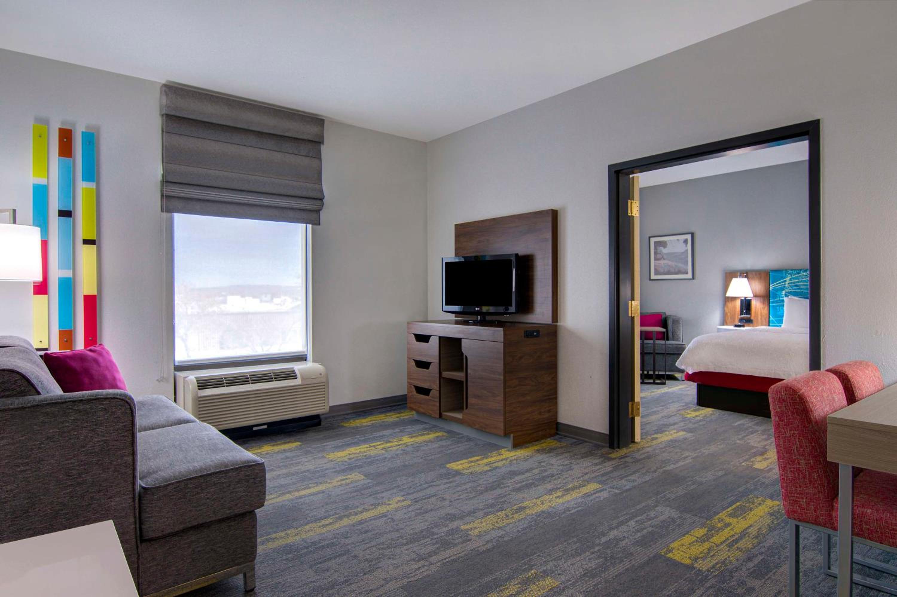 One-Bedroom King Suite with Sofa Bed - Non-Smoking - Photo 1