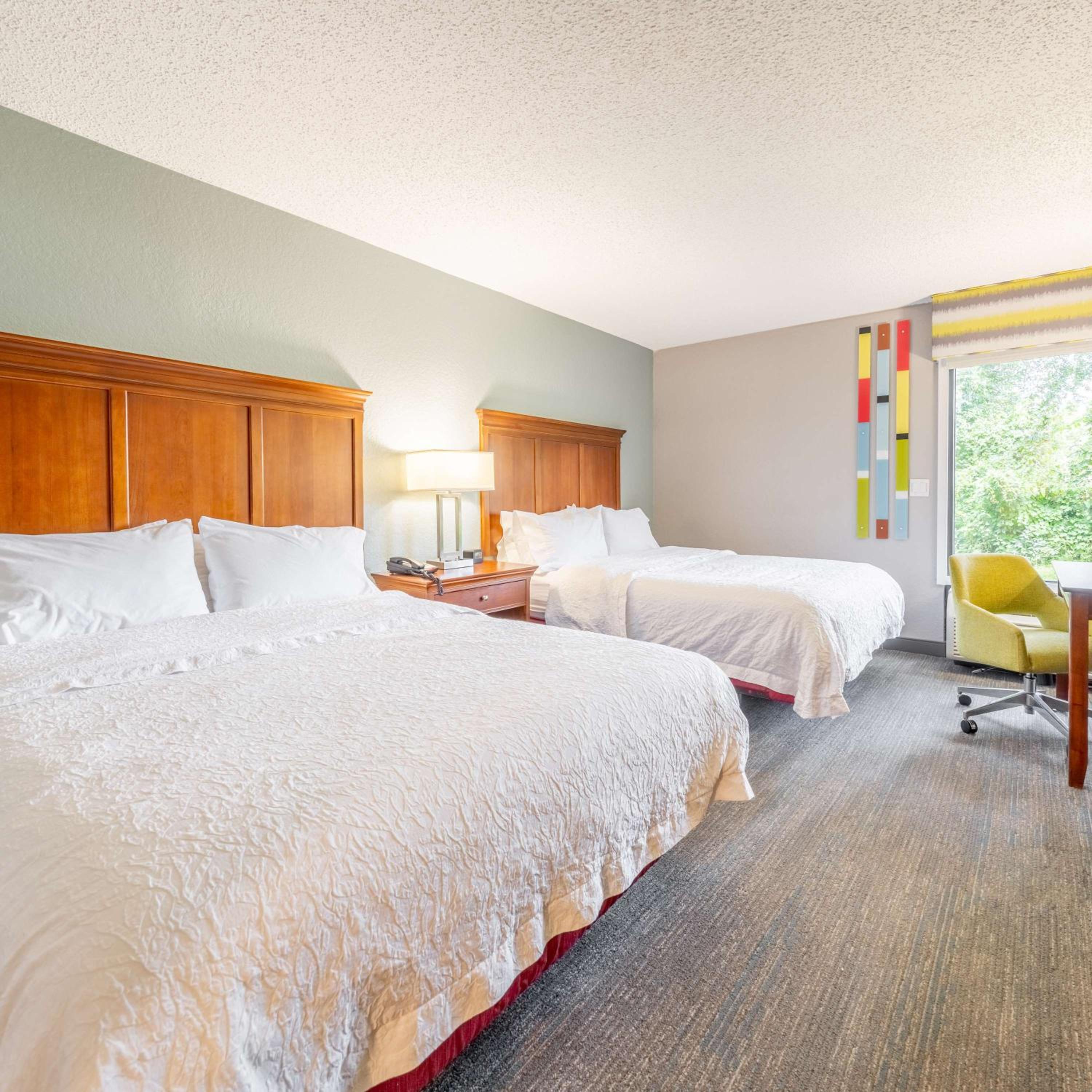 Room with Two Queen Beds - Non-Smoking - Photo 1
