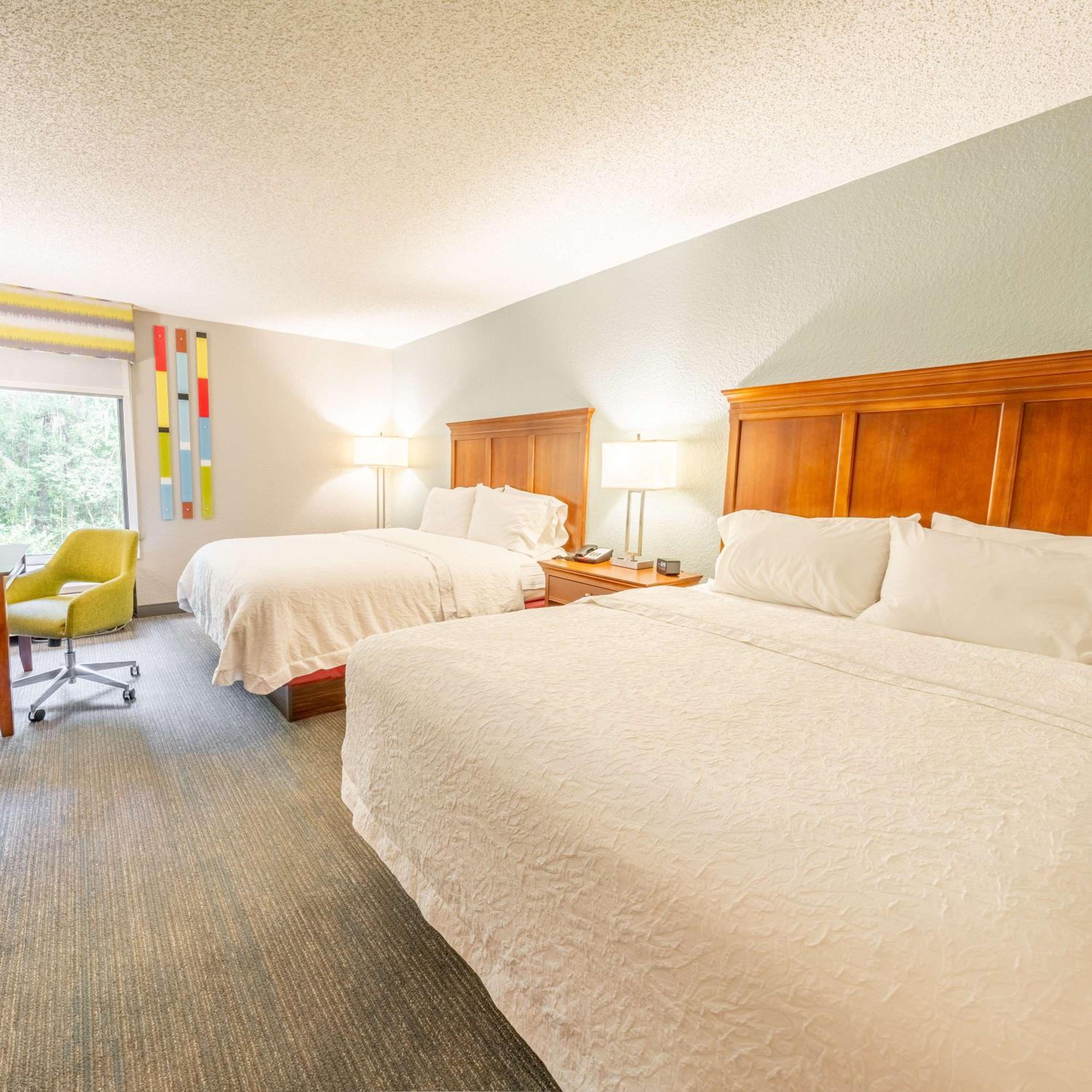 Room with Two Queen Beds - Non-Smoking - Photo 5