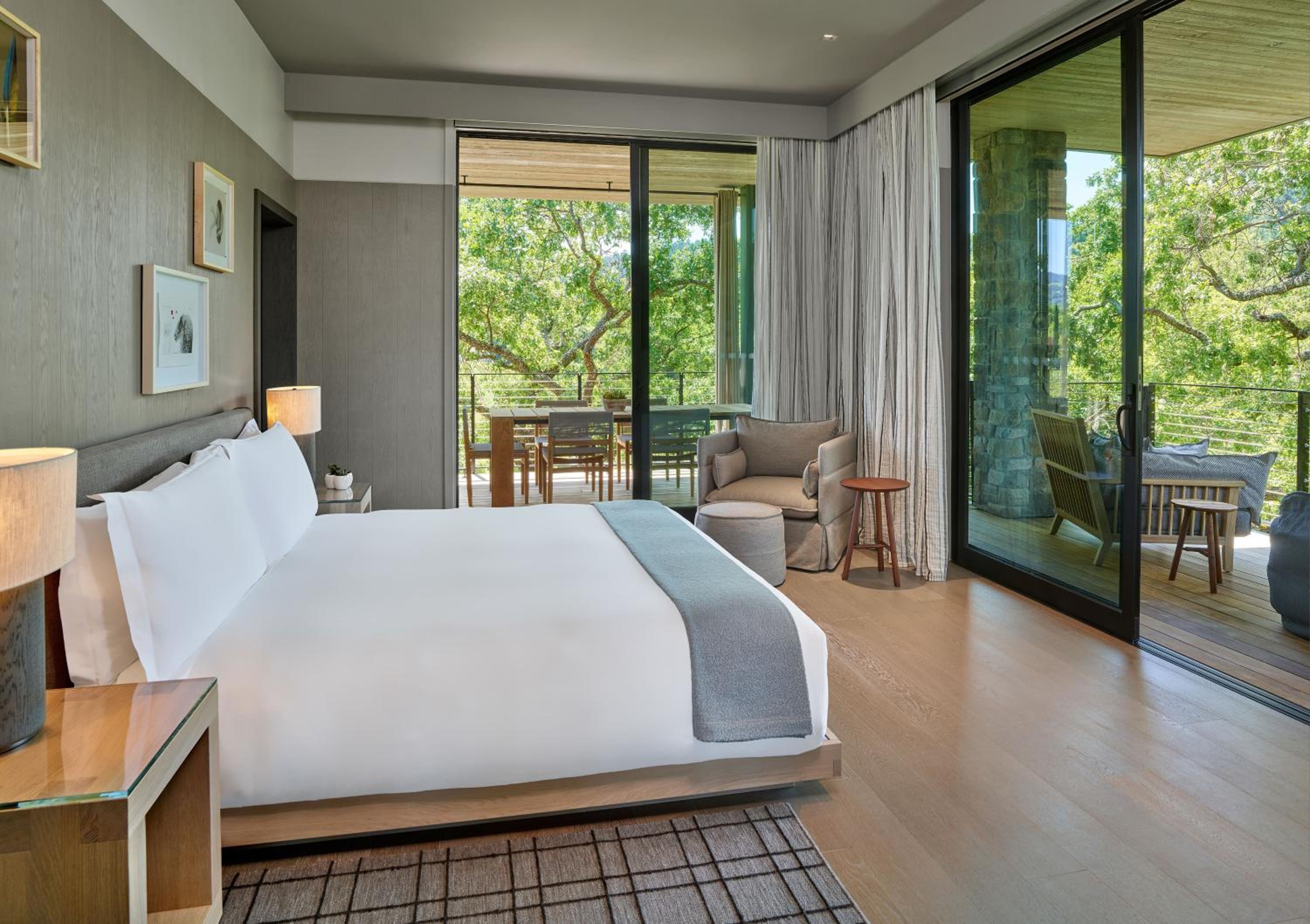 King Suite with Vineyard View photo 2