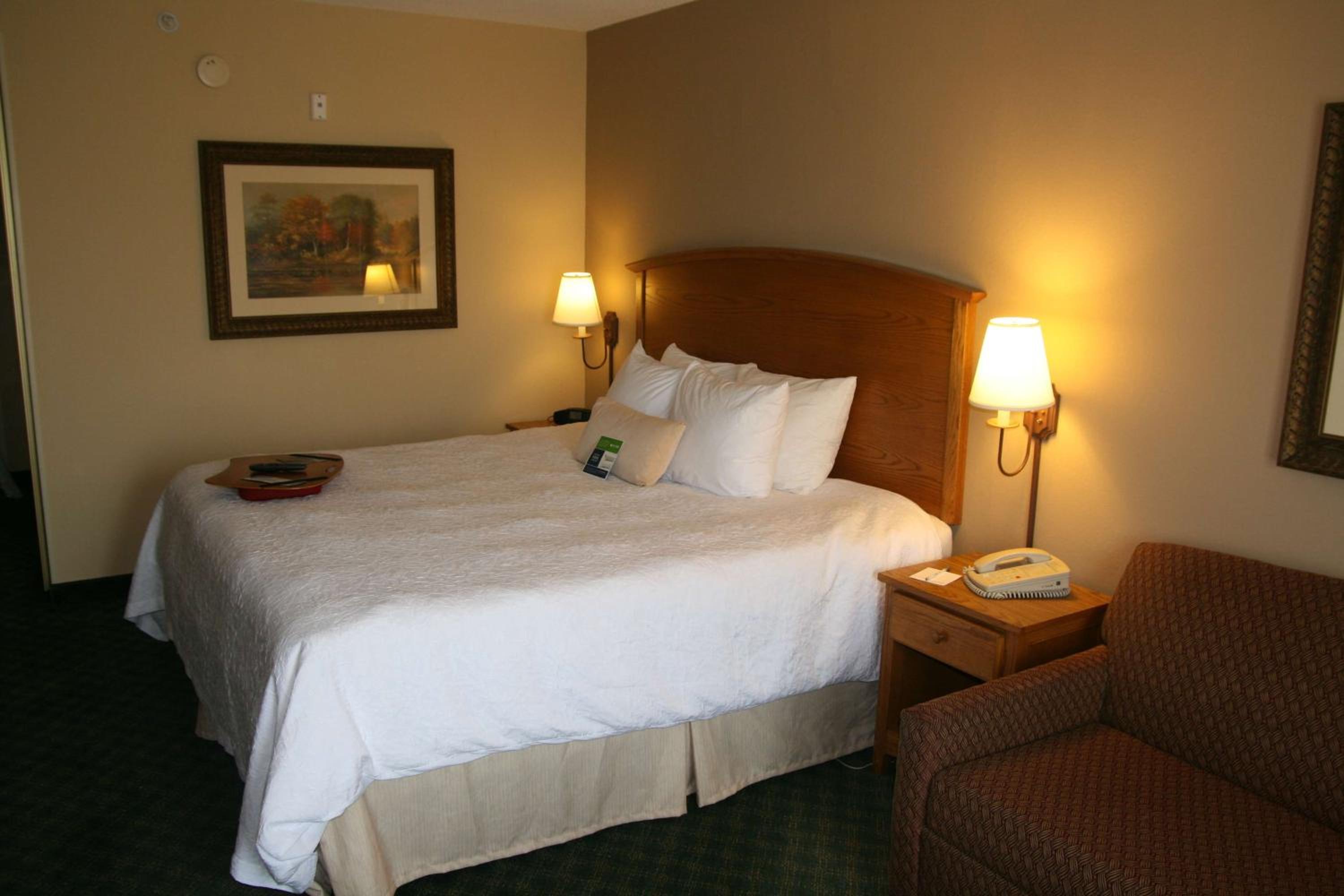 King Room with Sofa Bed and Study - Non-Smoking - Photo 2