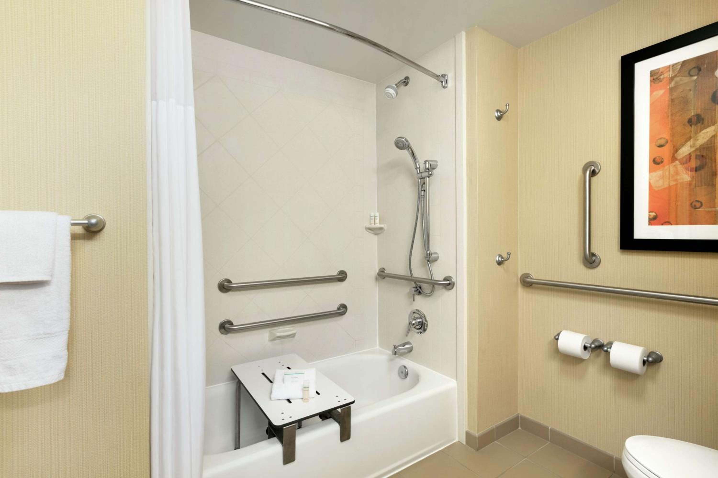 Queen Room with Two Queen Beds - Mobility and Hearing Access/Non-Smoking - Photo 2