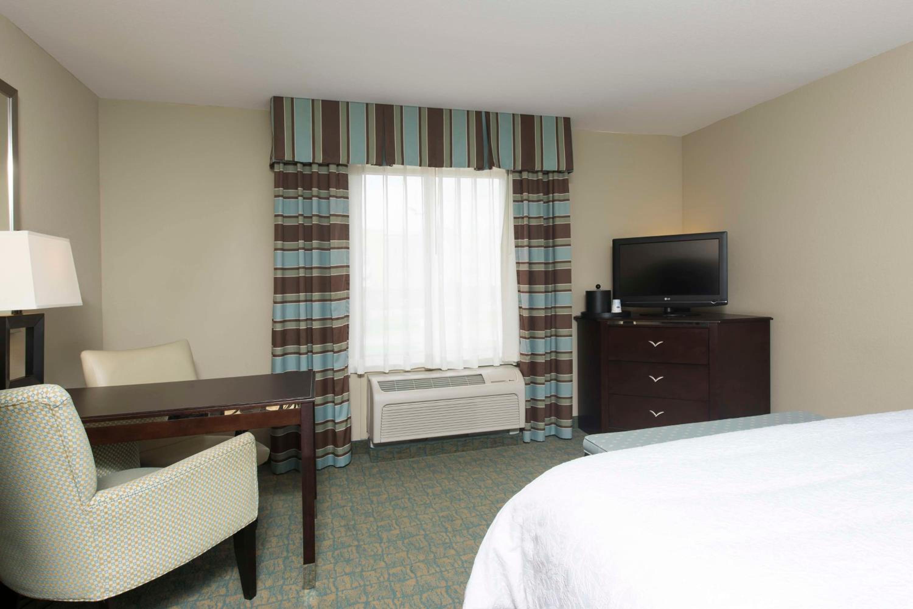 King Room with Shower - Non-Smoking - Photo 2