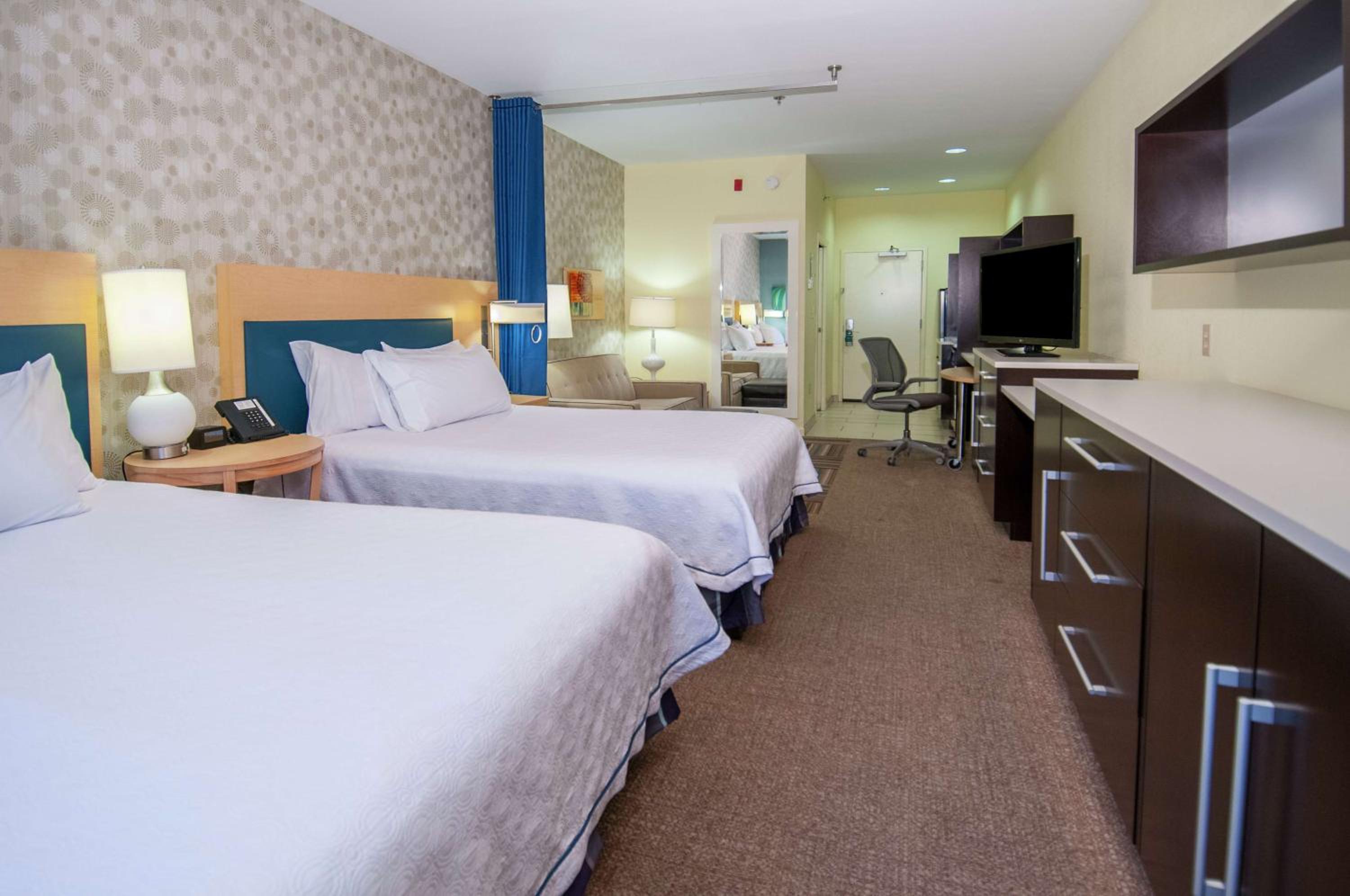 Queen Studio with Two Queen Beds - Non-Smoking