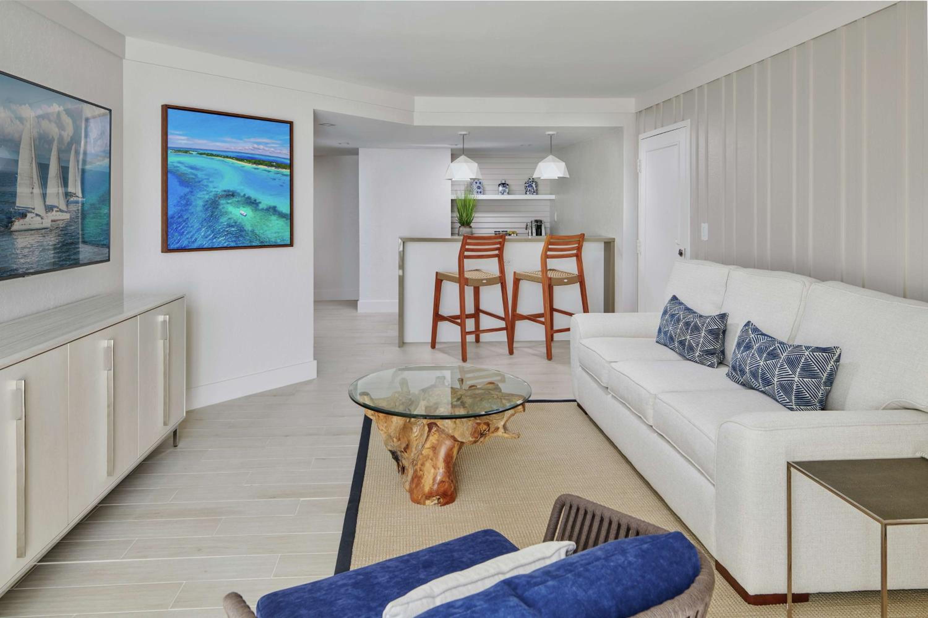 Oceanfront King Suite photo 2