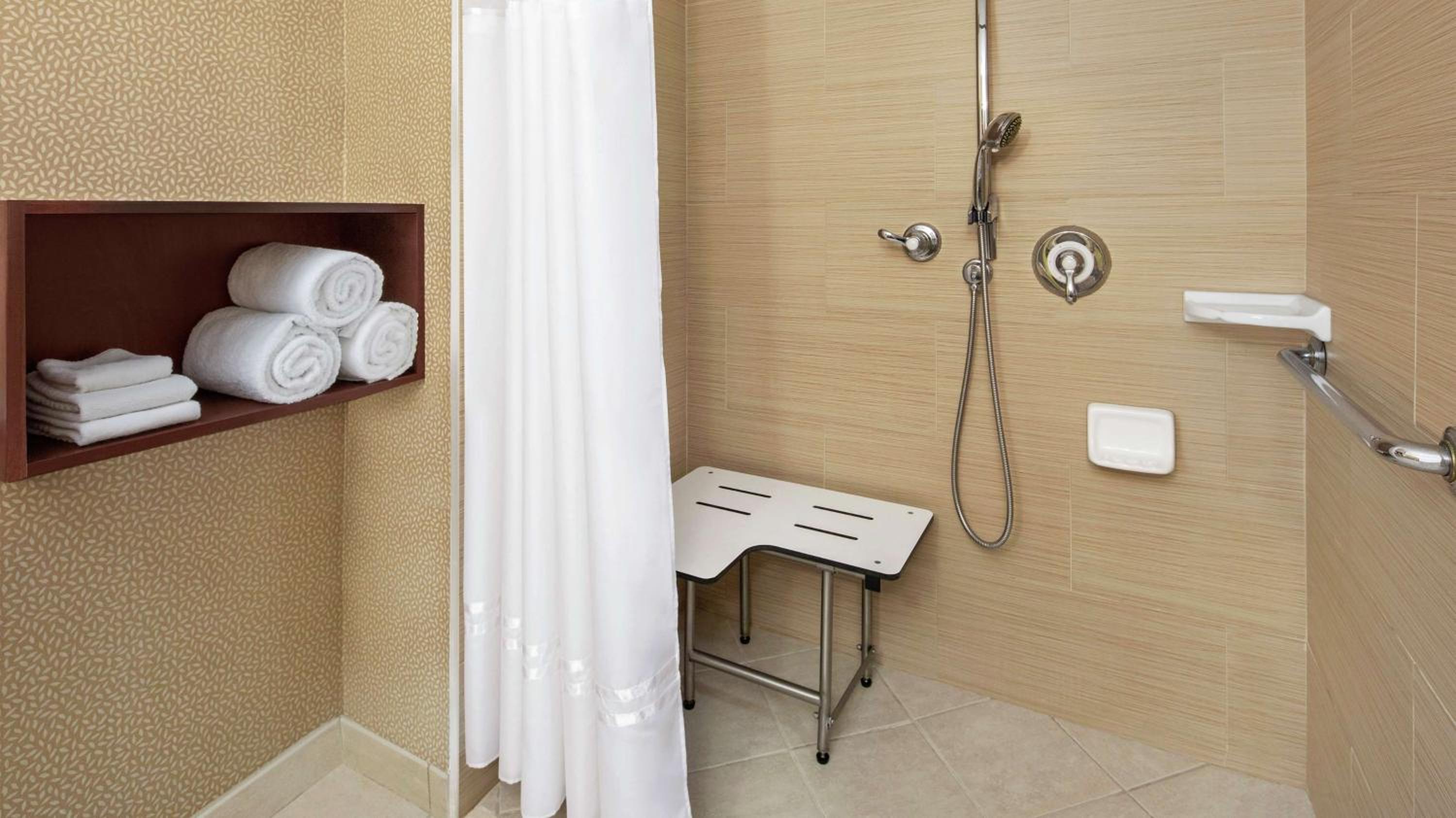 King Room with Roll-In Shower - Mobility/Hearing Accessible - Photo 2