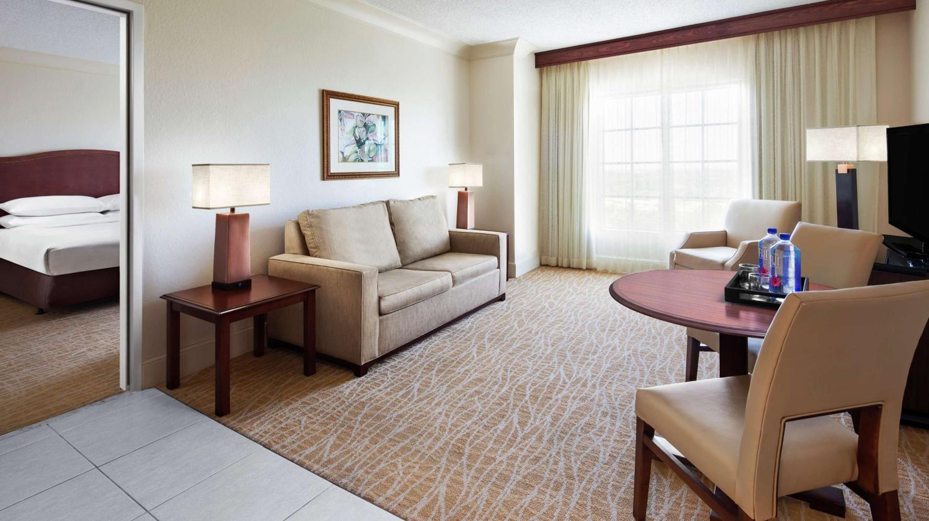 Deluxe King Suite with Sofa Bed - Photo 3