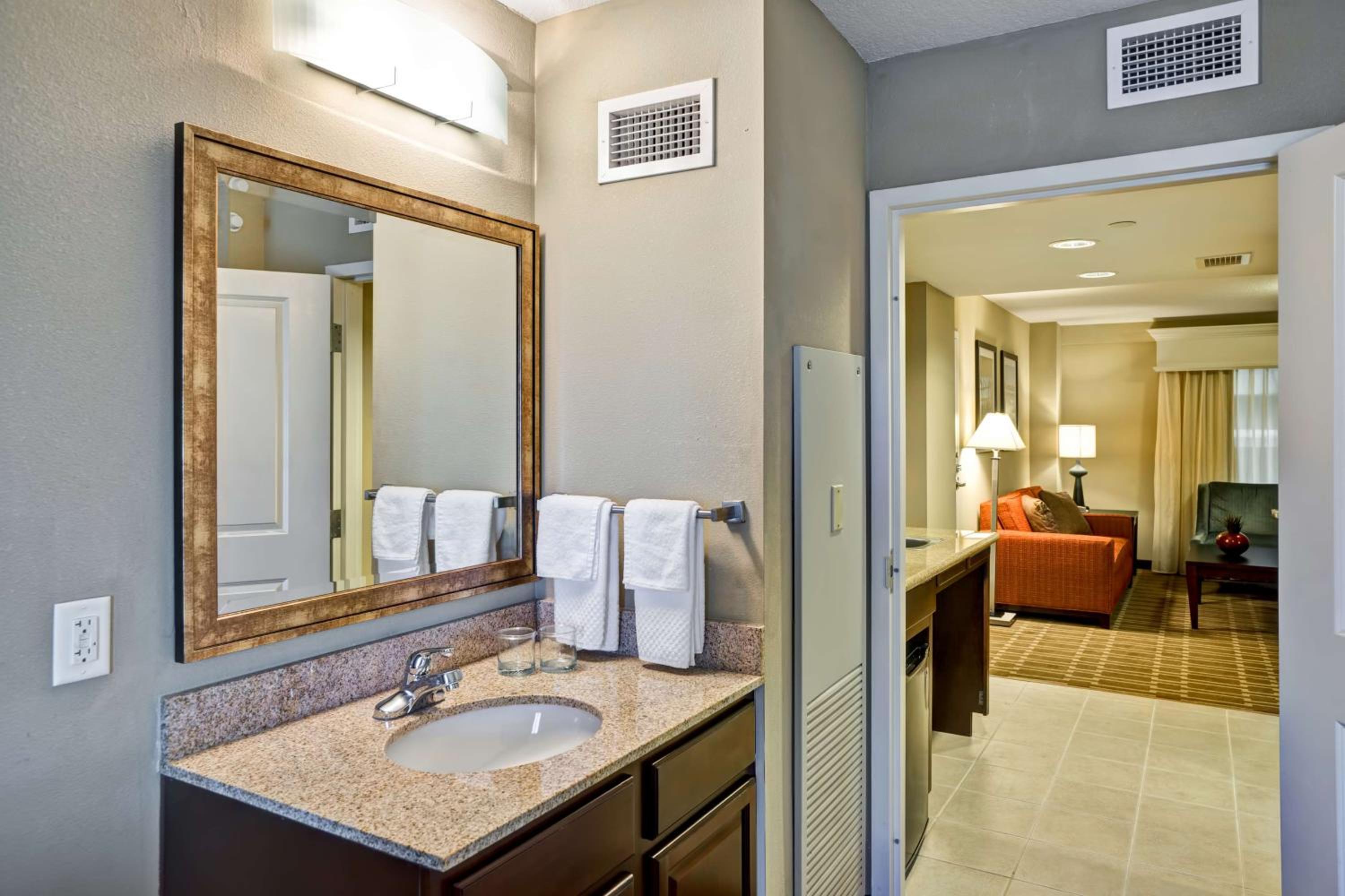 King Suite - Photo 2