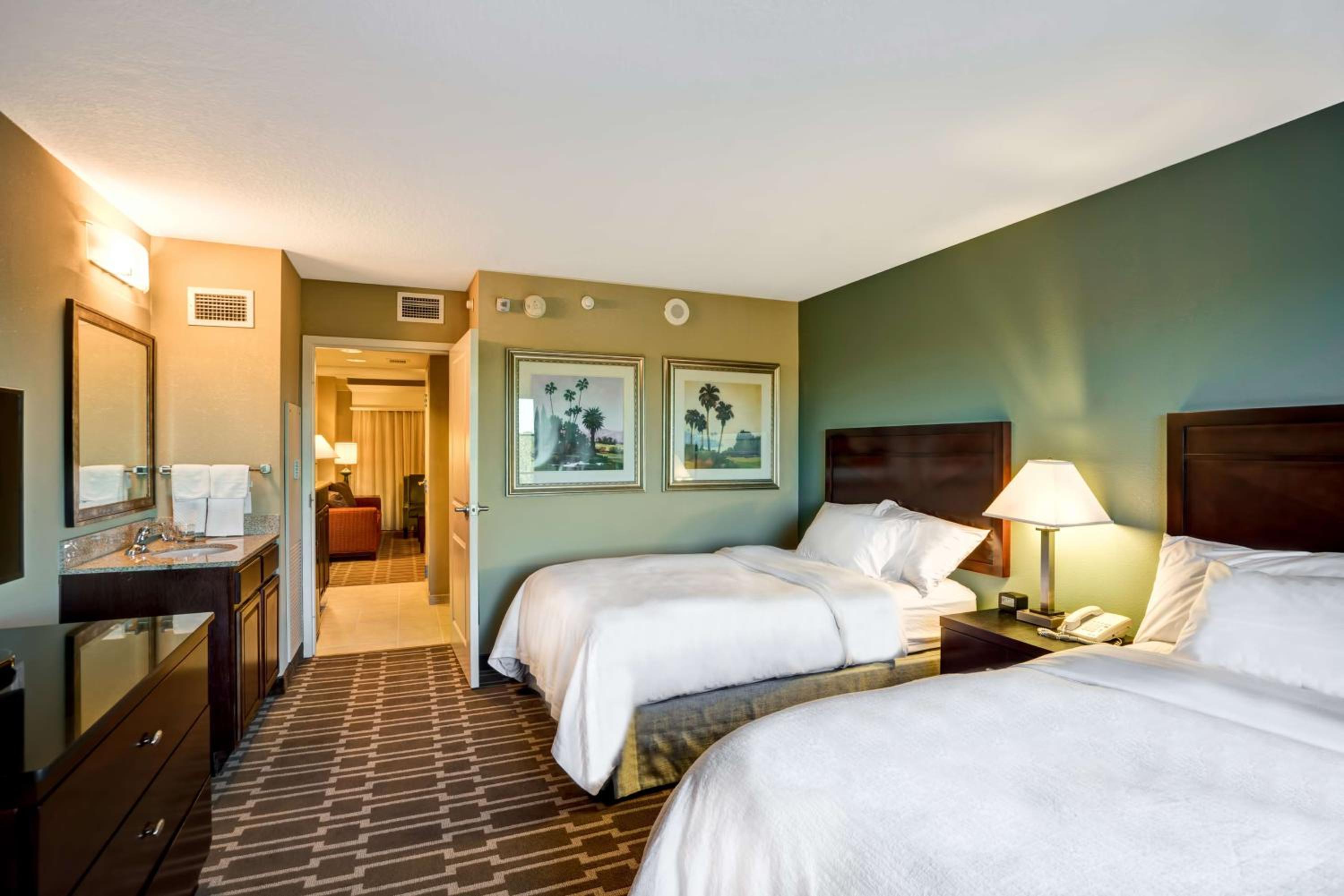 Corner Suite With Two Double Beds