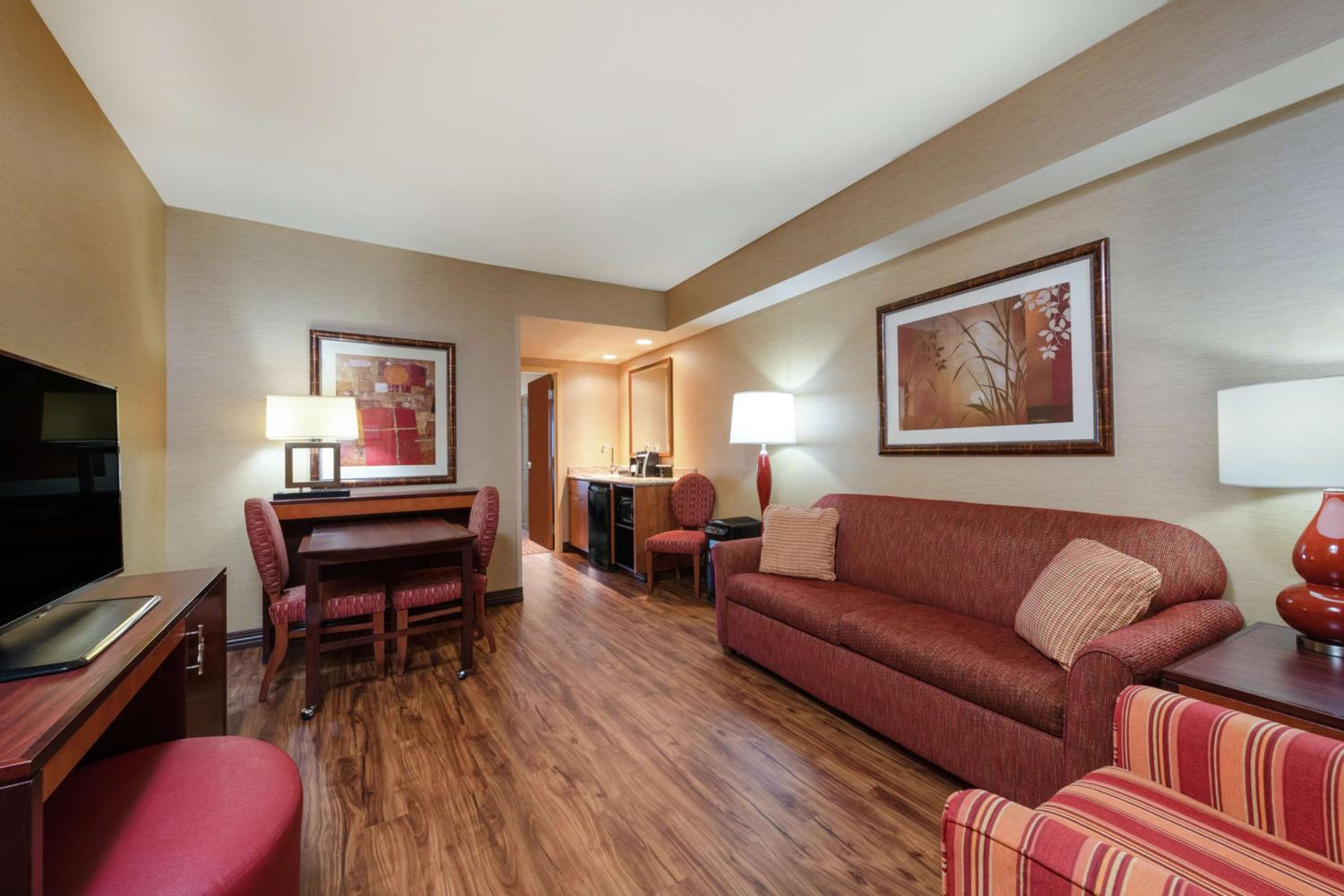 King Suite with Mountain View - Allergy Friendly - Photo 3