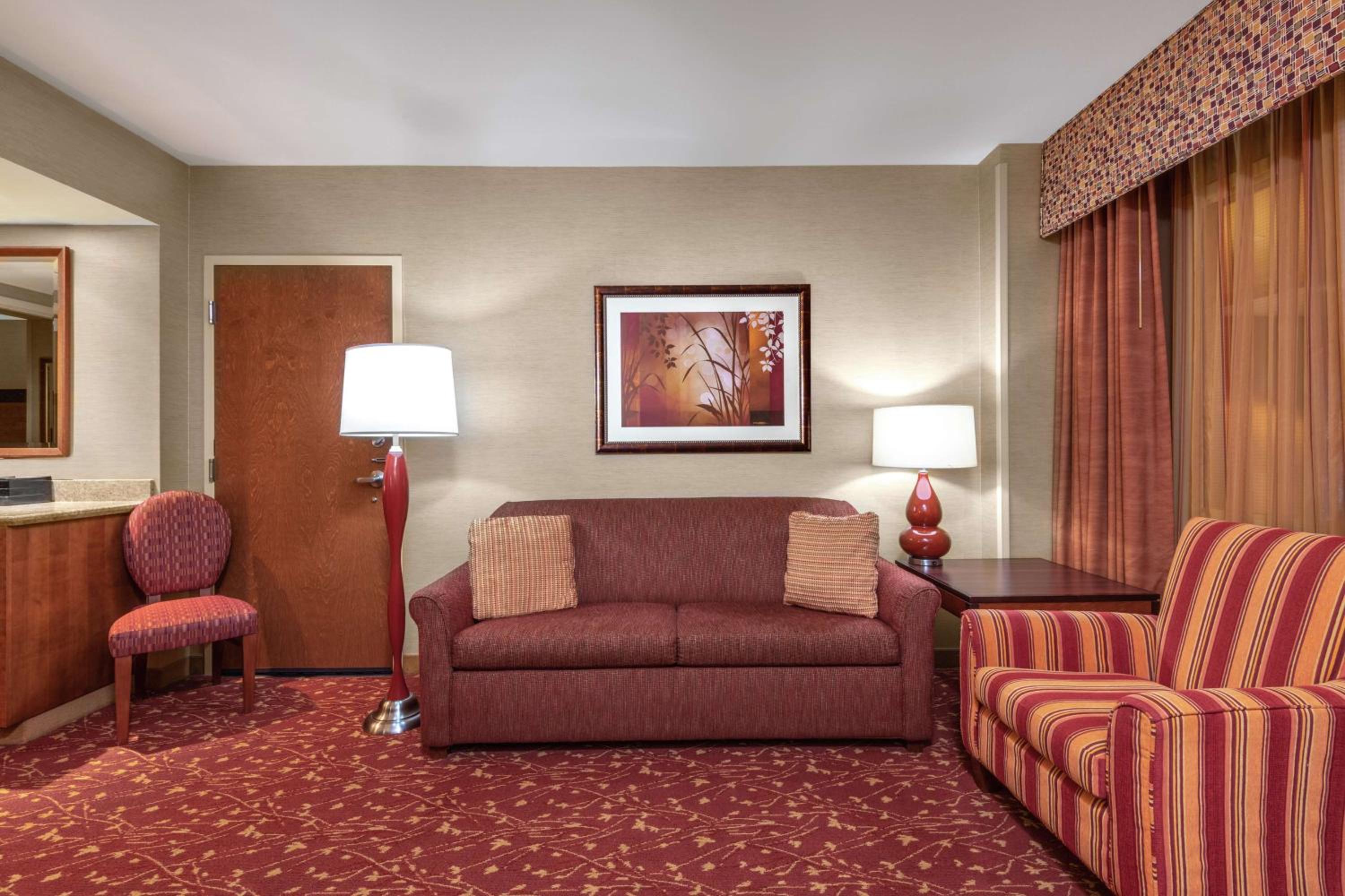 Two-Room King Suite - Non-Smoking - Photo 5