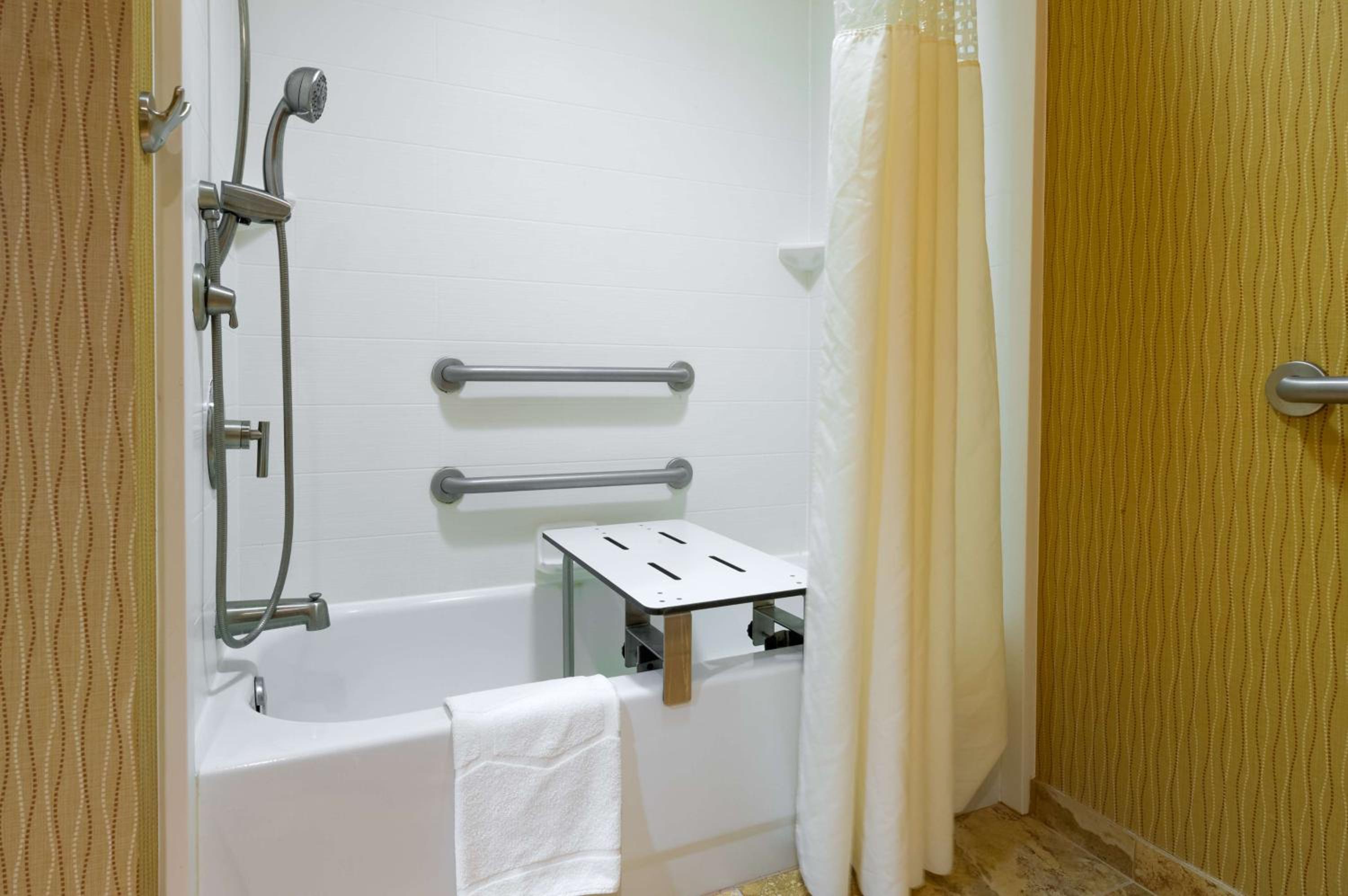King Room with Accessible Tub - Mobility and Hearing Access/Non-Smoking photo 2