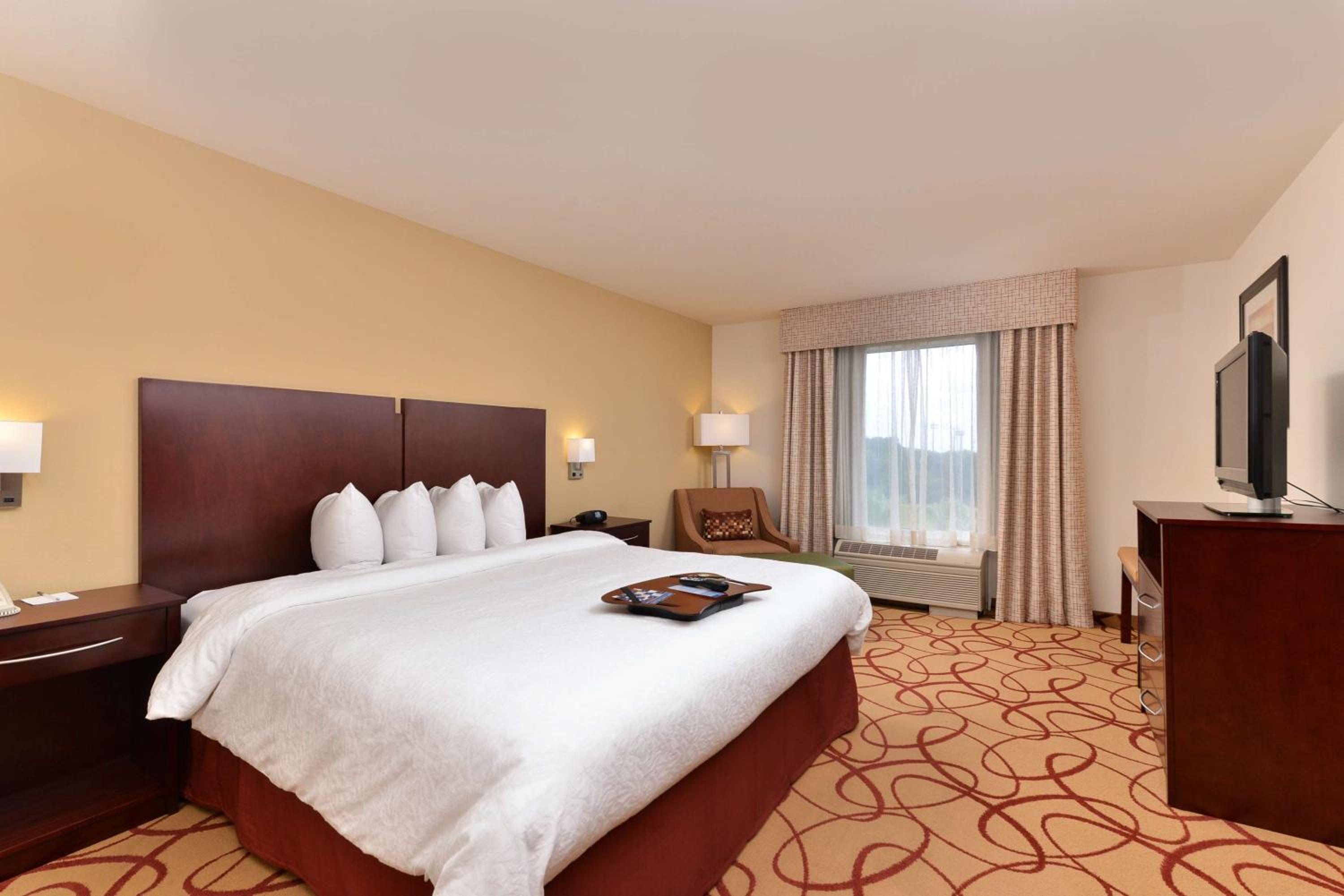King Room - Mobility Access/Non-Smoking - Photo 1