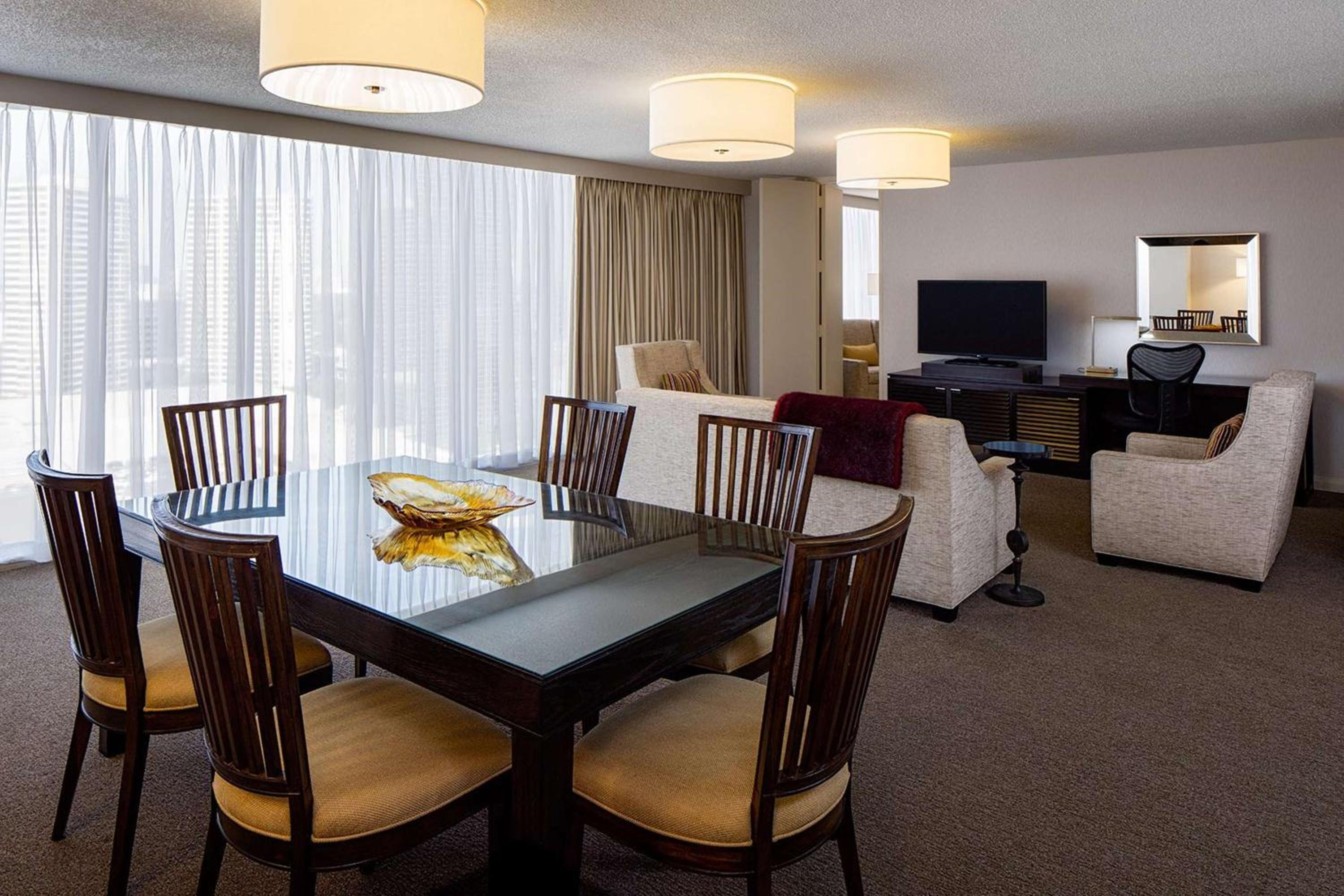 Deluxe Queen Room - Non-Smoking - Photo 3