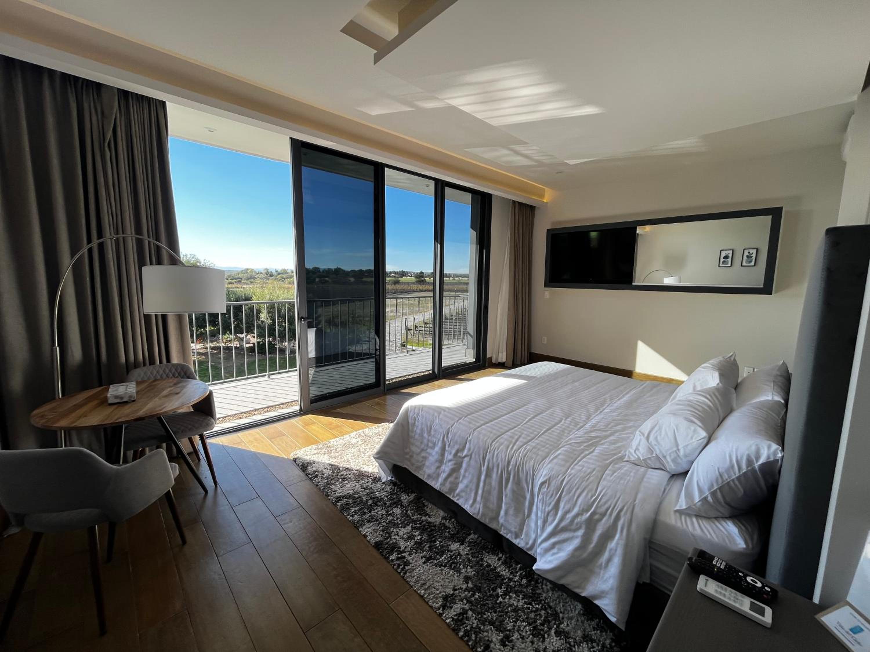 Deluxe Suite