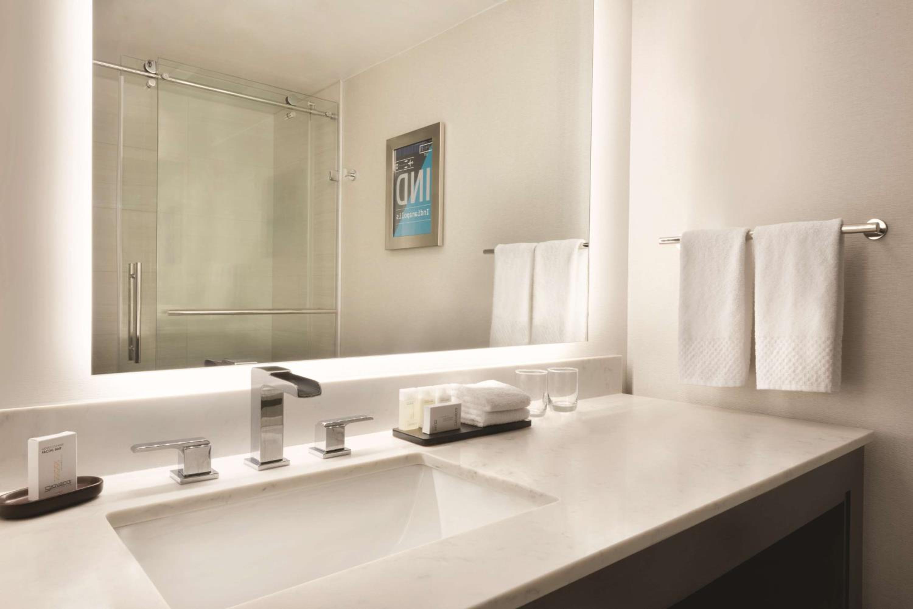 King Suite - Photo 2
