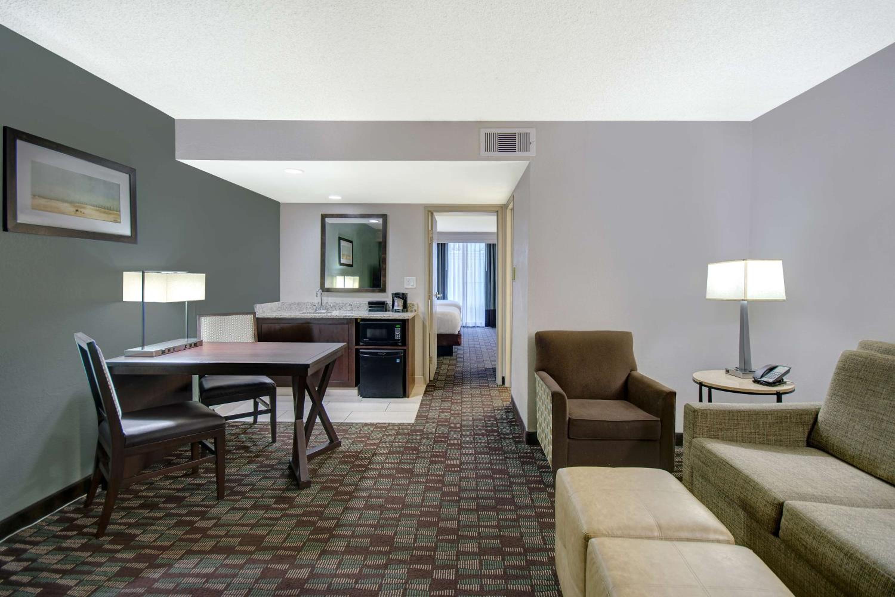 Two-Bedroom Queen Suite with Two Queen Beds - Photo 1