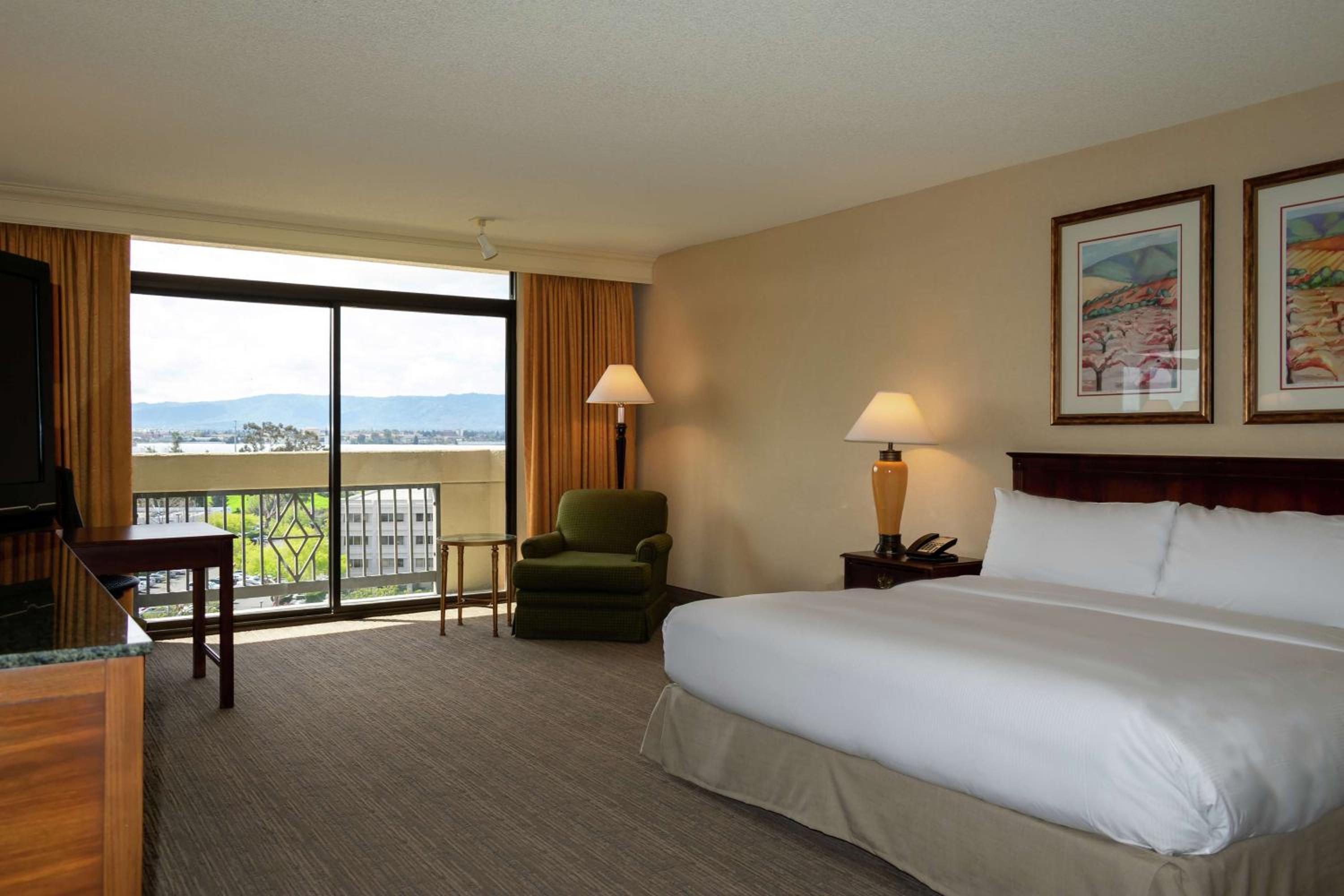 King Club Room with Balcony - High Floor
