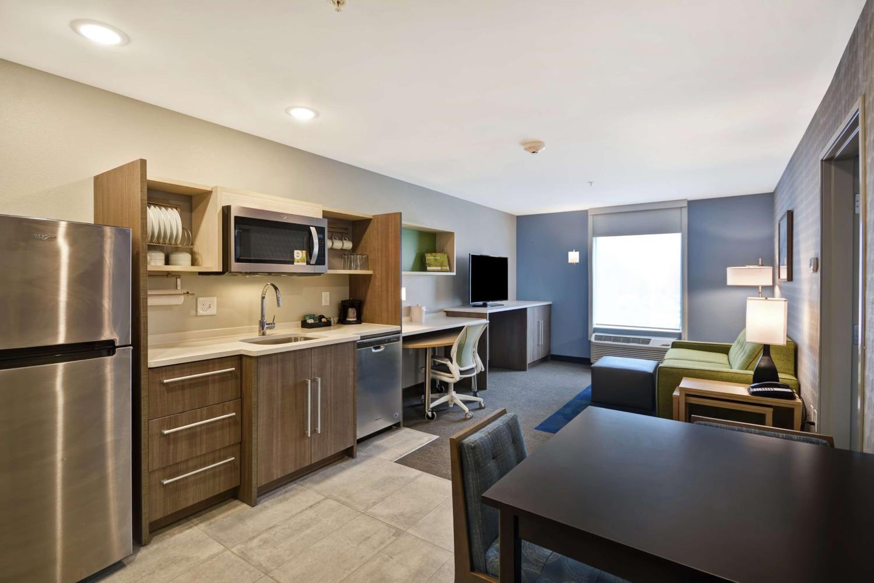 One-Bedroom King Suite - Non-Smoking - Photo 1